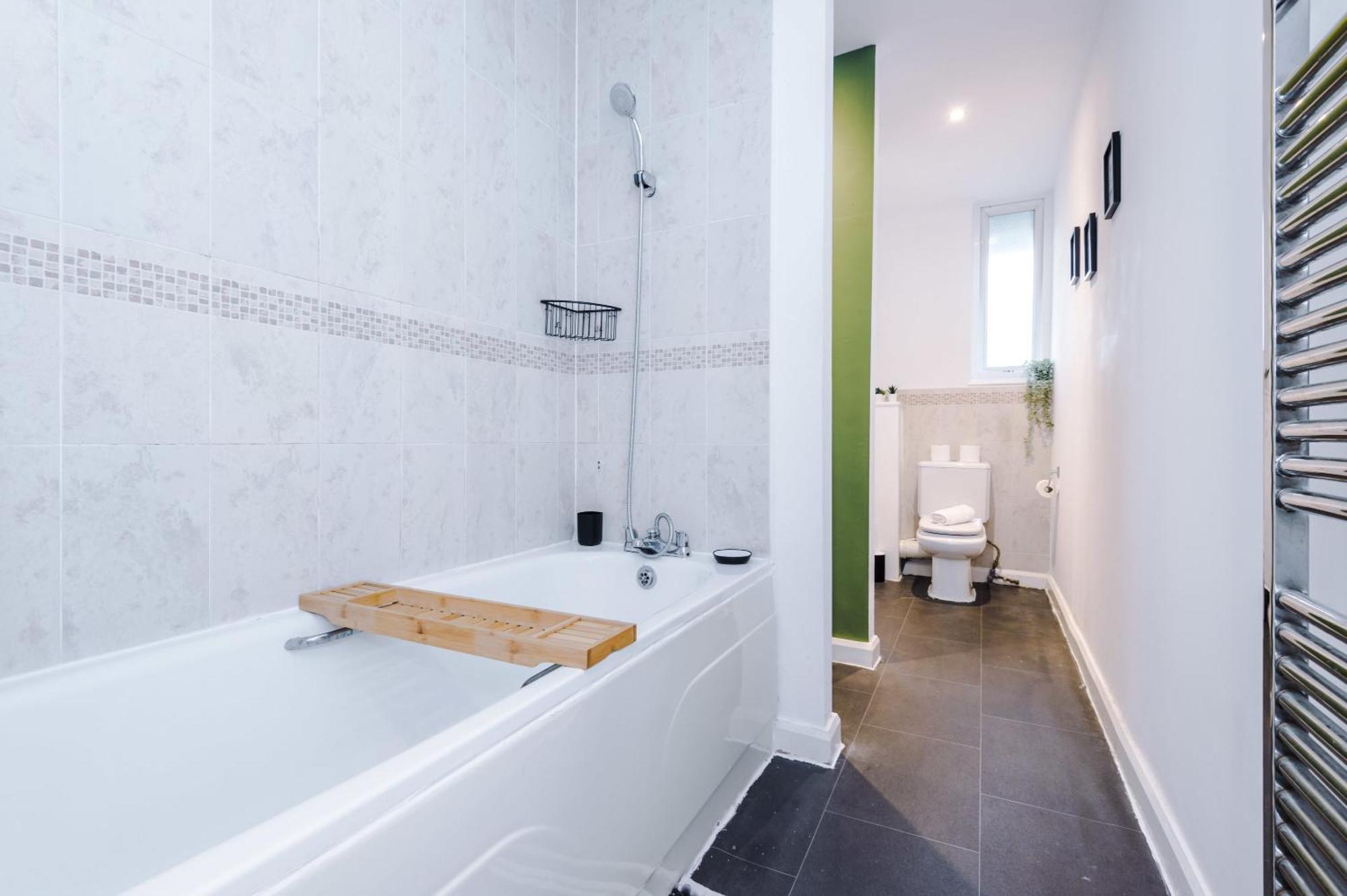 Rest&recharge At A Spacious Townhouse By The Etihad *