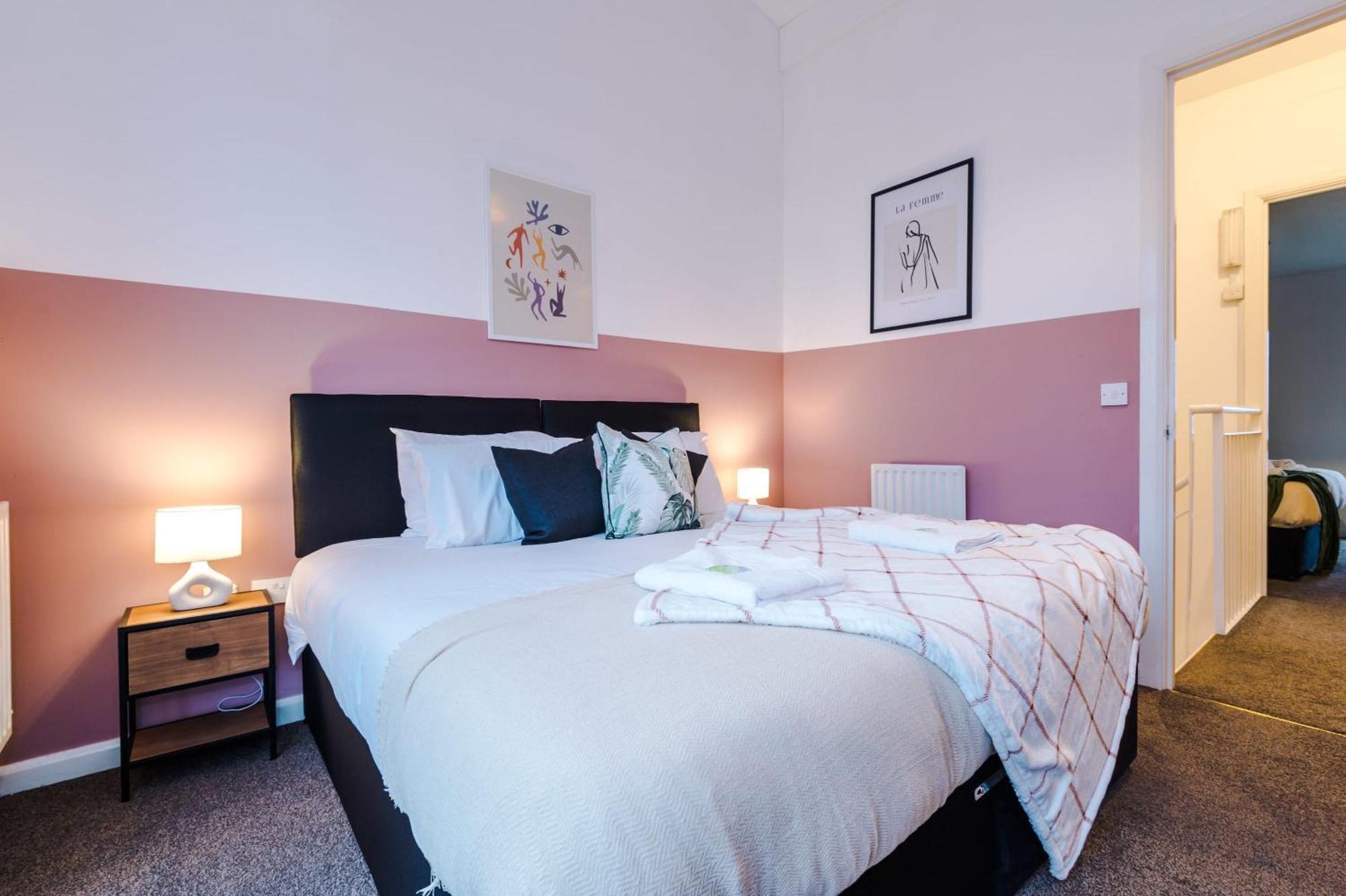 Holiday home Rest&recharge At A Spacious Townhouse By The Etihad Manchester