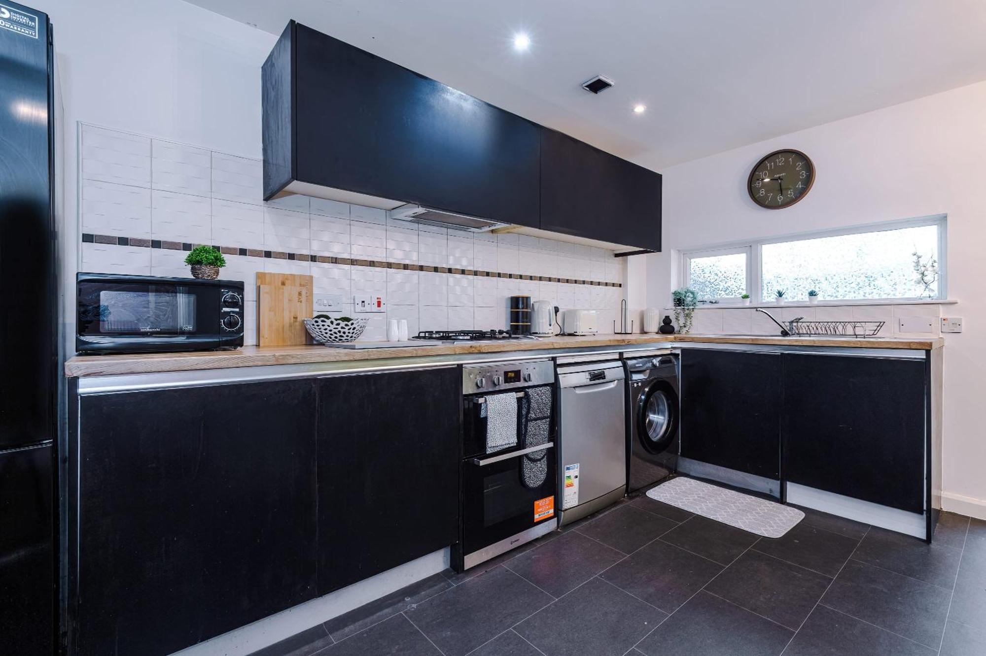 Rest&recharge At A Spacious Townhouse By The Etihad Manchester