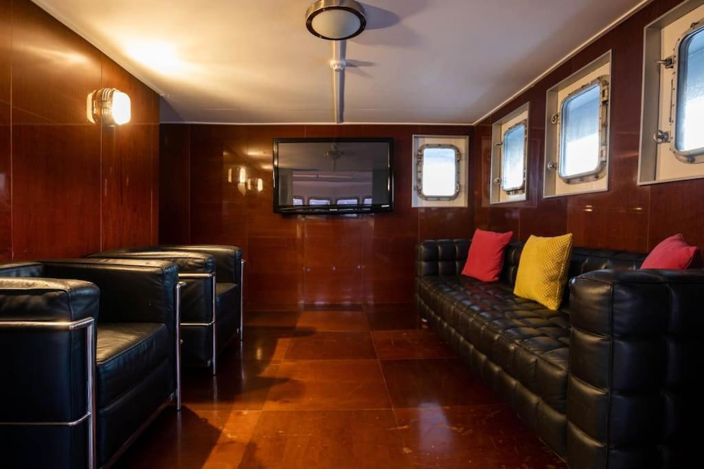 Stunning 130ft Classic Yacht Botel *