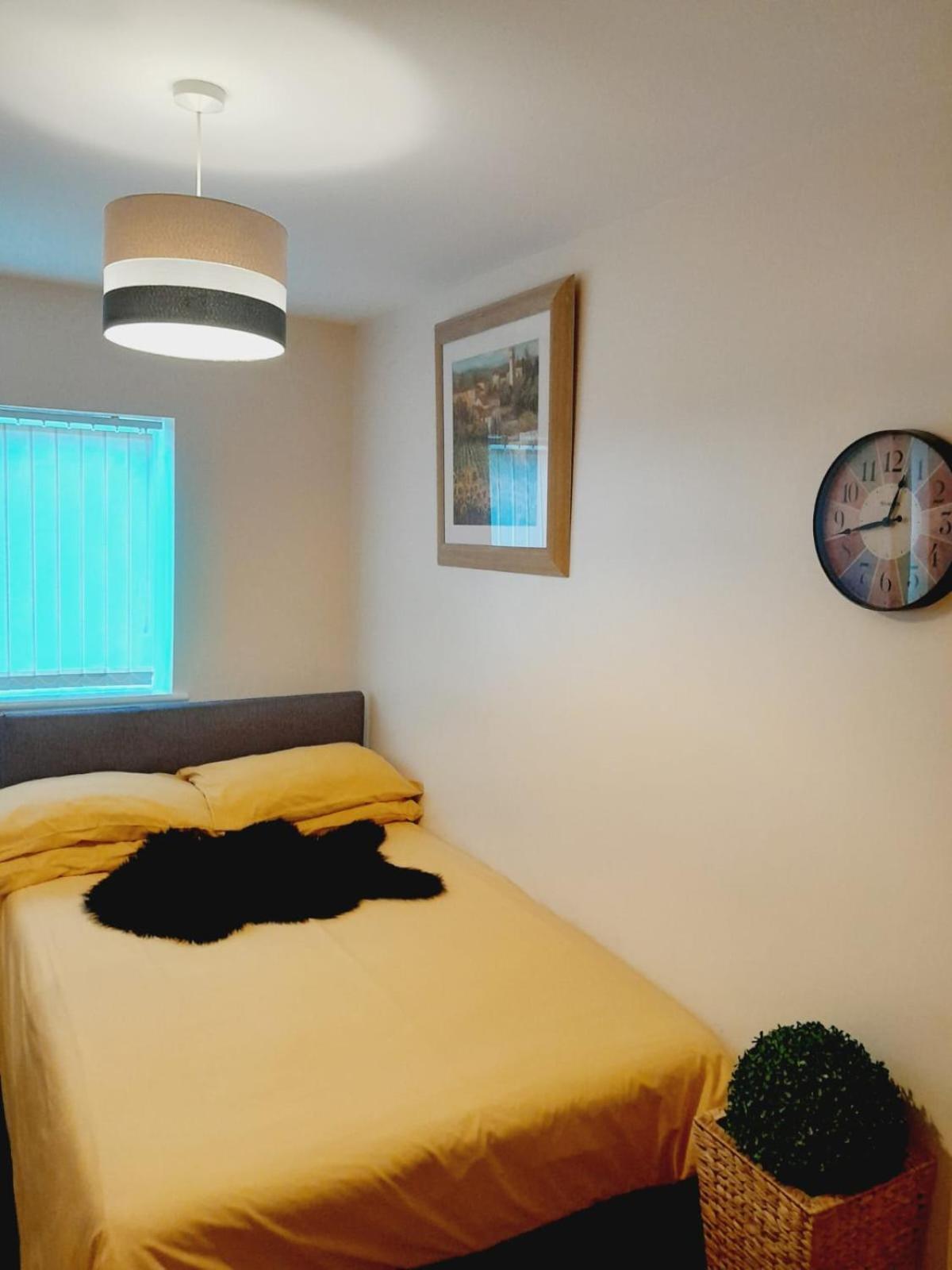 Modern 2 Bed, 2 Bath Near Etihad Stadium And Coop Live * Manchester