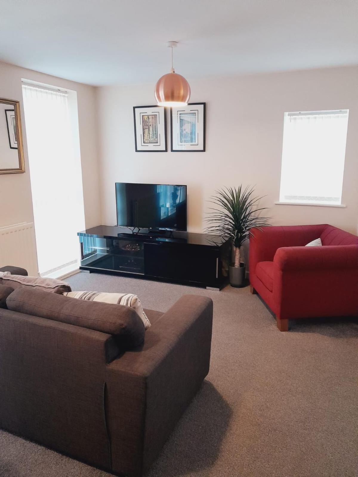 Modern 2 Bed, 2 Bath Near Etihad Stadium And Coop Live Apartment