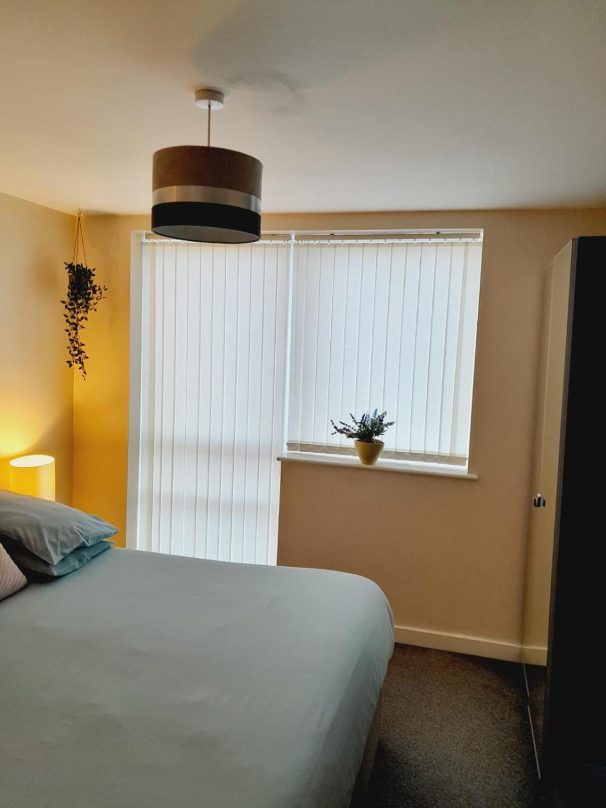 Modern 2 Bed, 2 Bath Near Etihad Stadium And Coop Live *