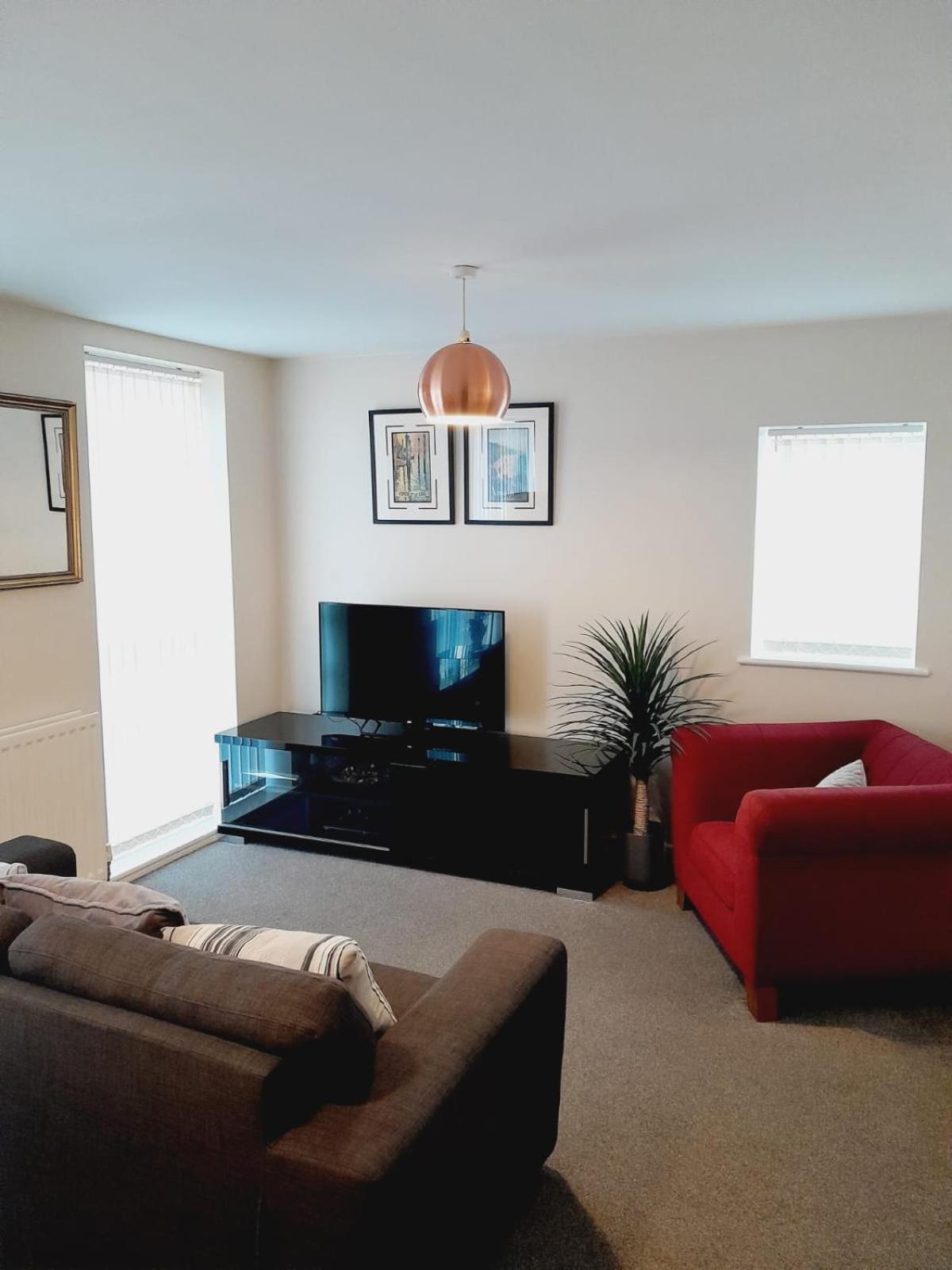 Modern 2 Bed, 2 Bath Near Etihad Stadium And Coop Live