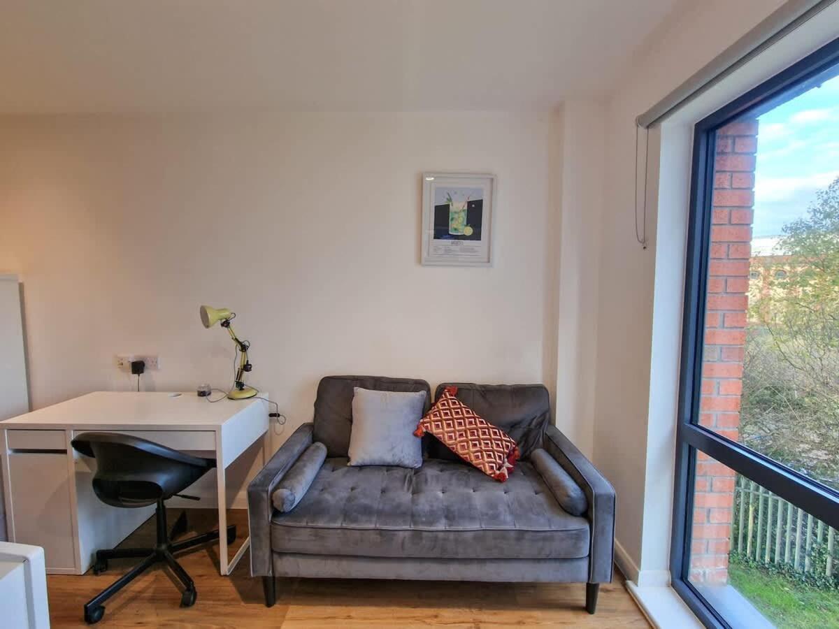Lovely Salford Flat By Superhost Apartment Manchester