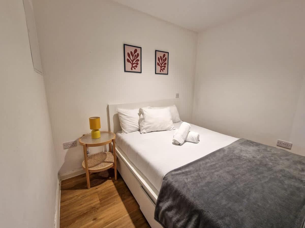 Lovely Salford Flat By Superhost Manchester