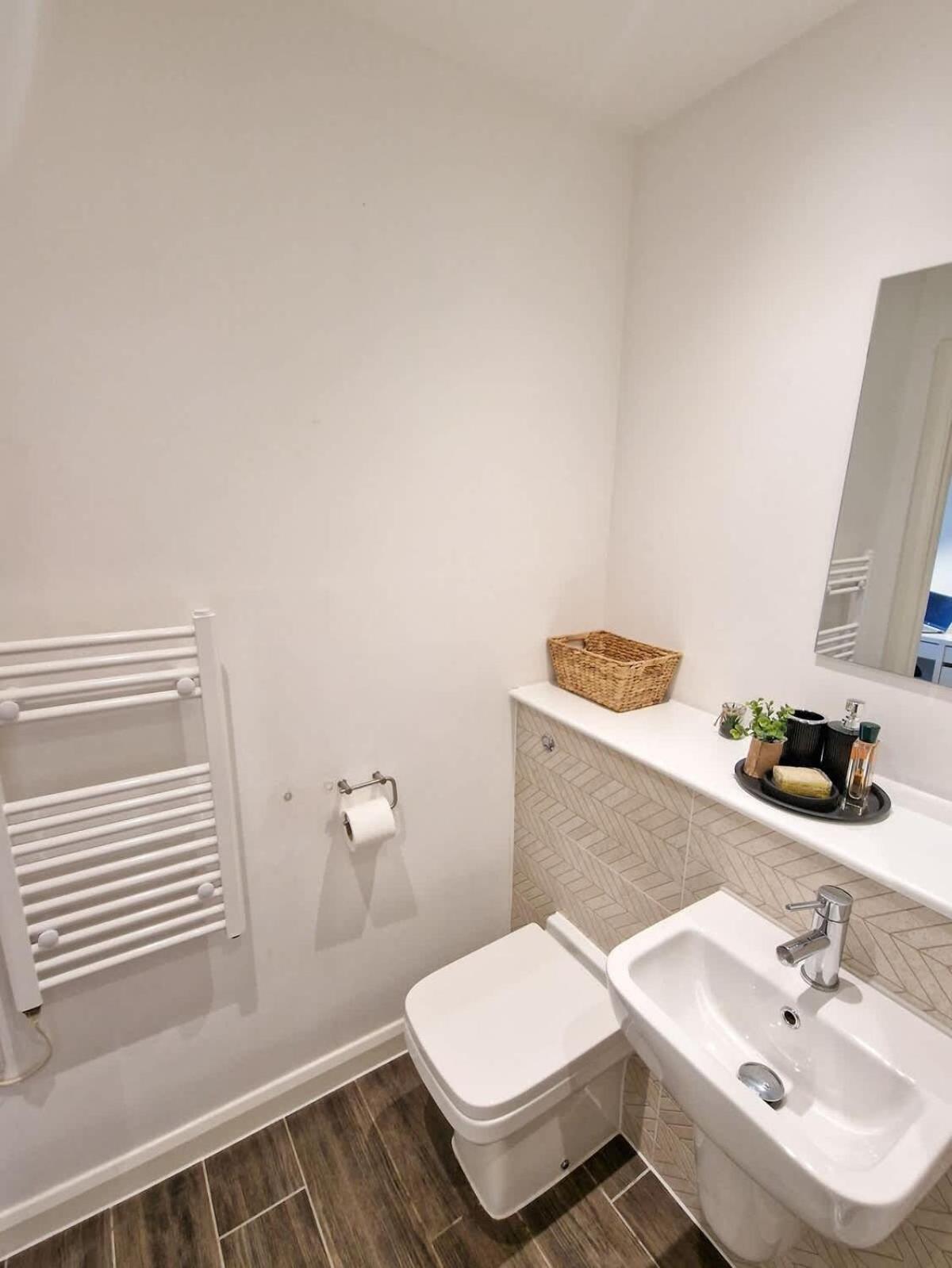 Lovely Salford Flat By Superhost