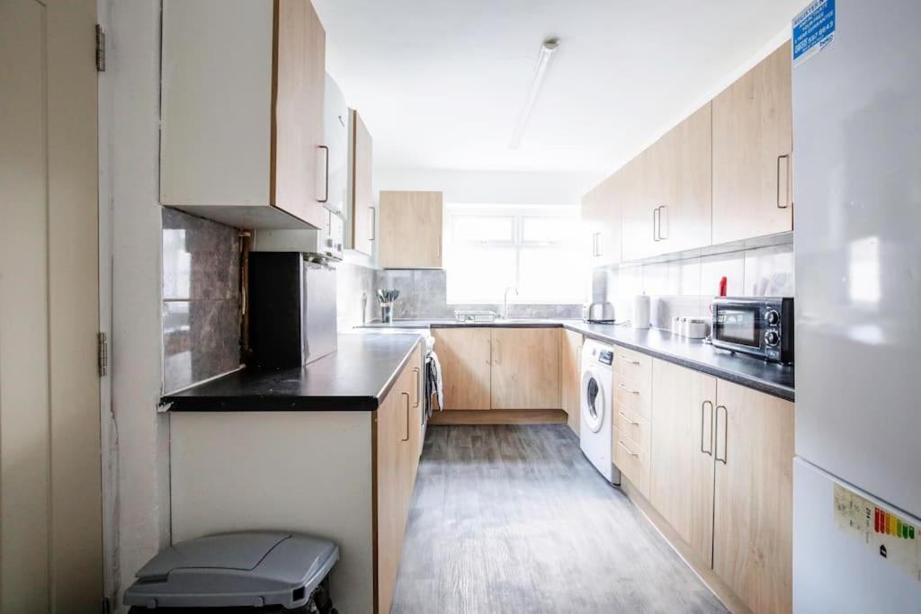 Holiday home 4 Bedroom House, Great Location! *