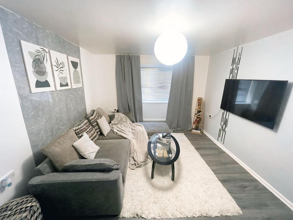 1br Gem Near Downtown Hotspots Apartment