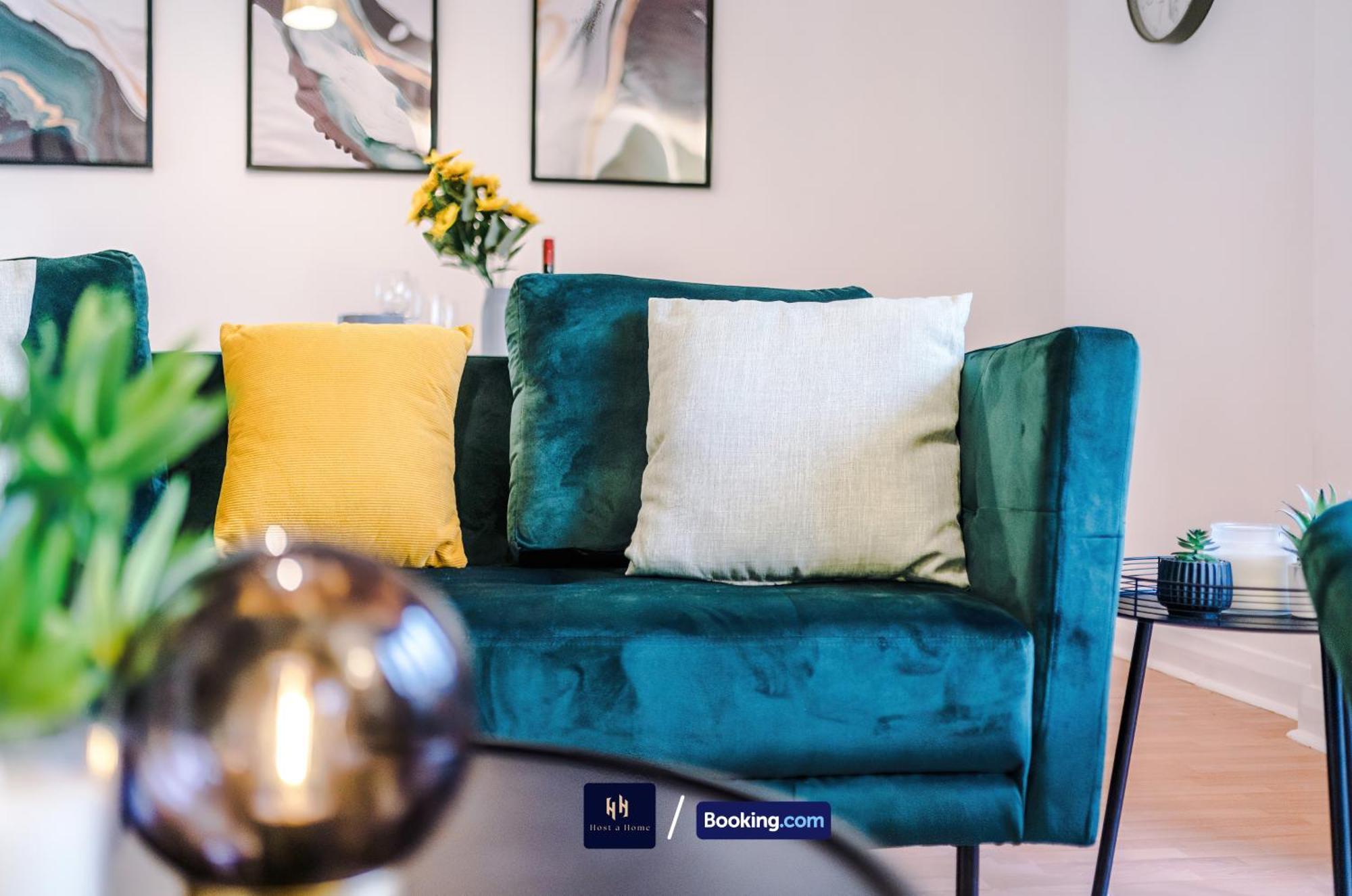 Large 1 Bedroom By Host A