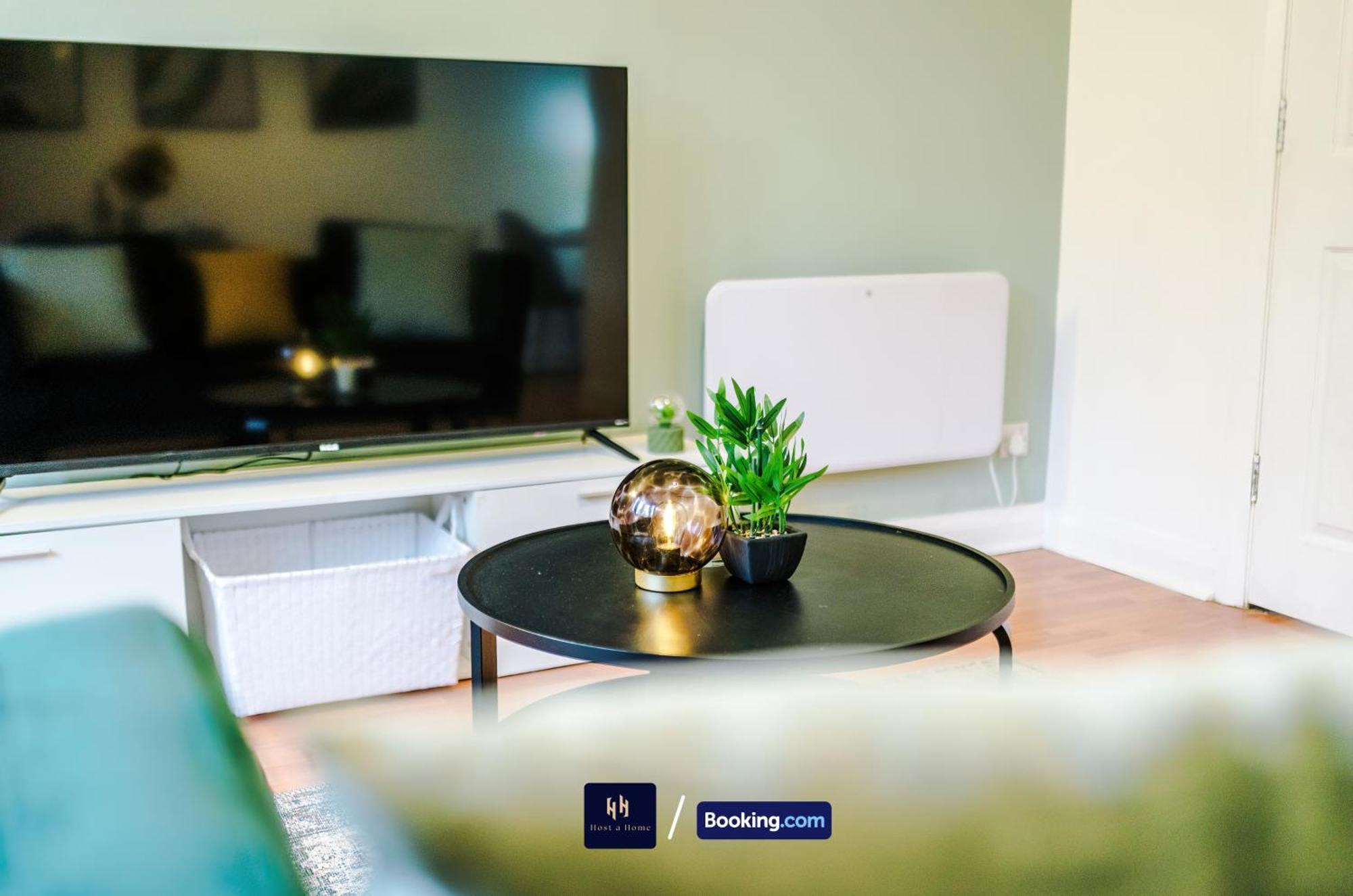 Large 1 Bedroom By Host A Apartment Manchester