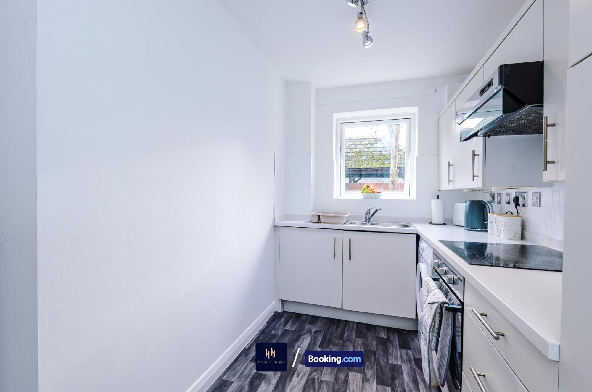 Large 1 Bedroom By Host A Apartment *