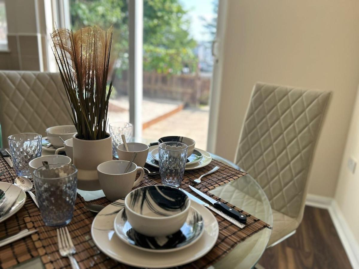 Apartment Luxury 3 Bedroom House Near Etihad Stadium And Coop Arena Manchester
