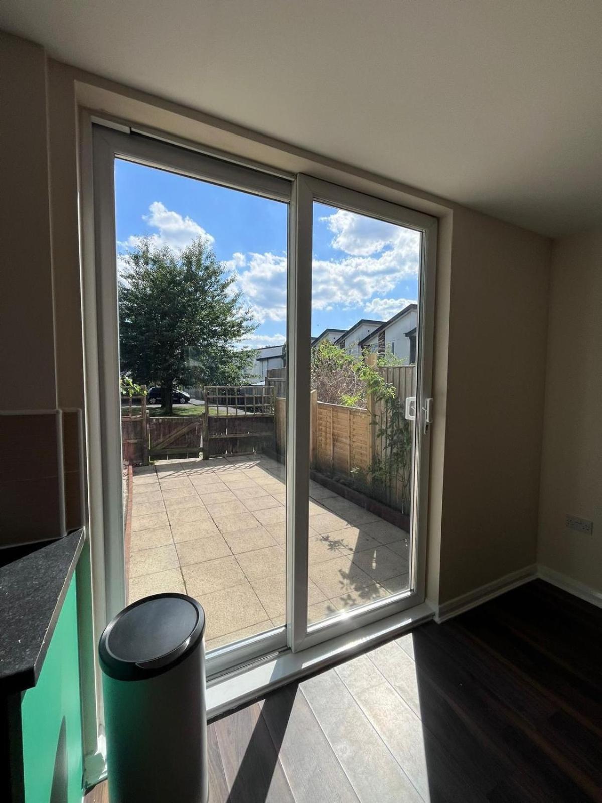 Apartment Luxury 3 Bedroom House Near Etihad Stadium And Coop Arena Manchester