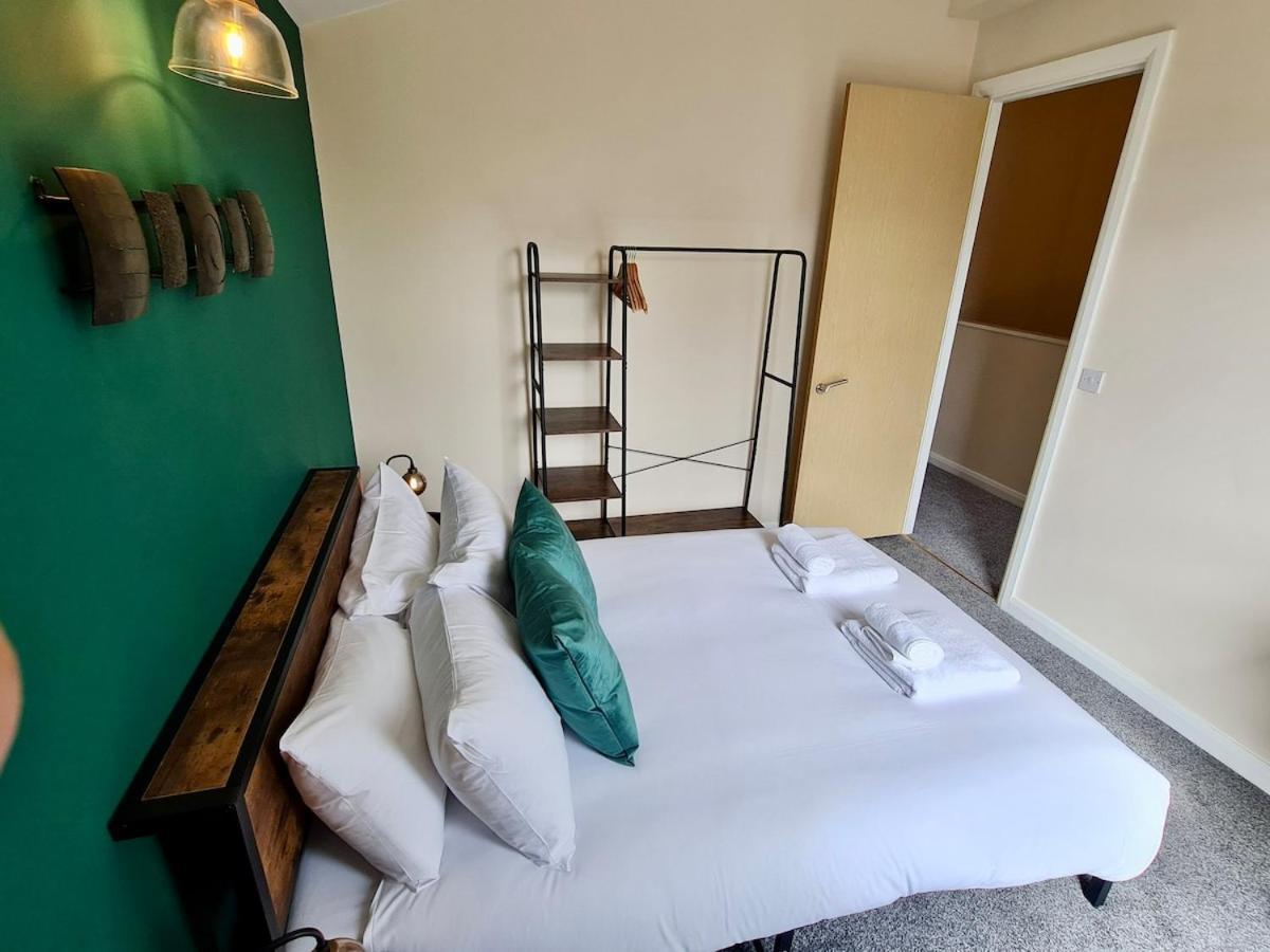 Luxury 3 Bedroom House Near Etihad Stadium And Coop Arena Manchester