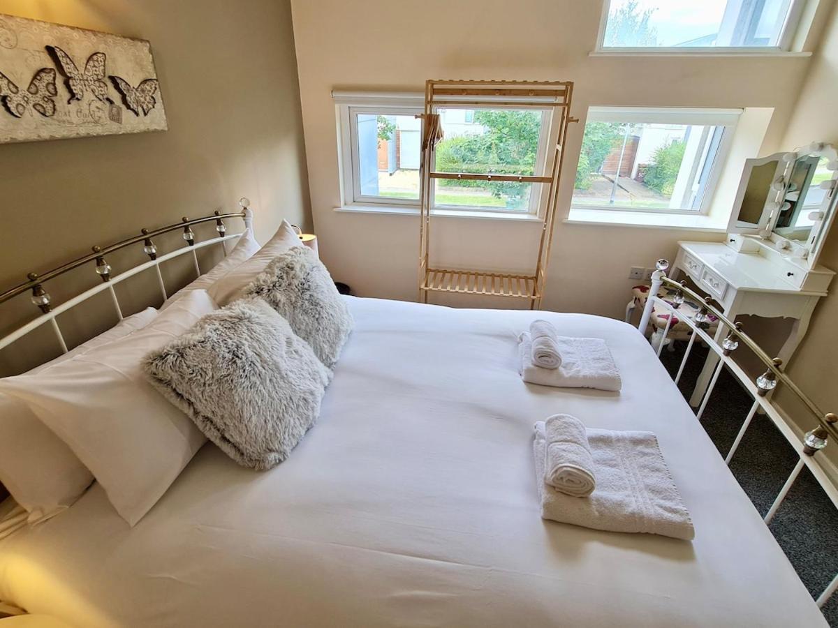 Luxury 3 Bedroom House Near Etihad Stadium And Coop Arena * Manchester