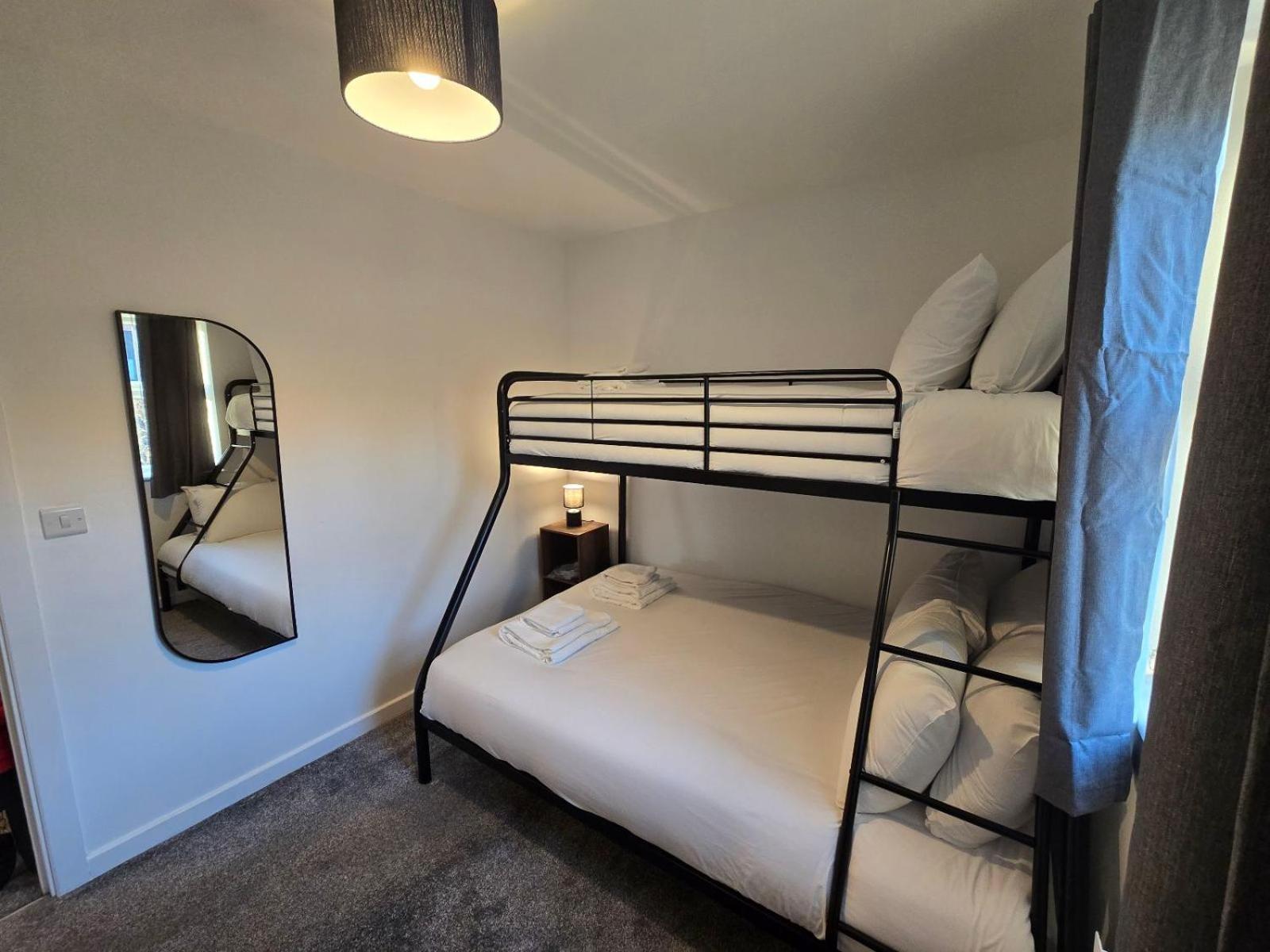 2br Apt, Etihad Stadium, Access, Sleeps 6 Apartment