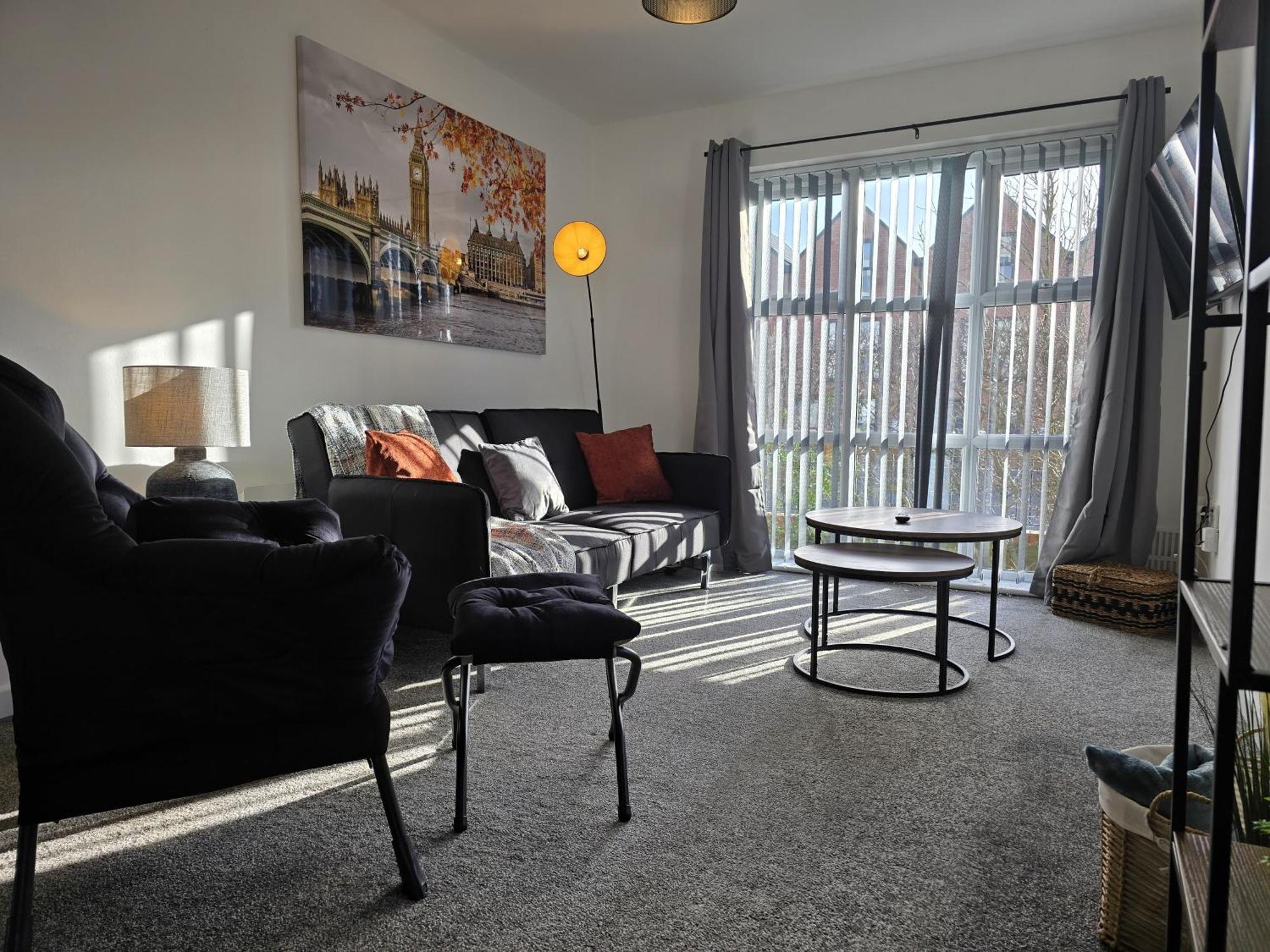 Apartment 2br Apt, Etihad Stadium, Access, Sleeps 6 *