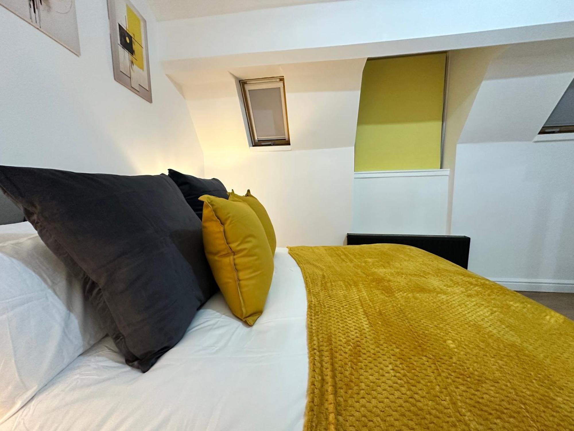 Stylish Old Trafford 2br Apartment, Free Parking, Near Stadium & Centre Apartment Manchester