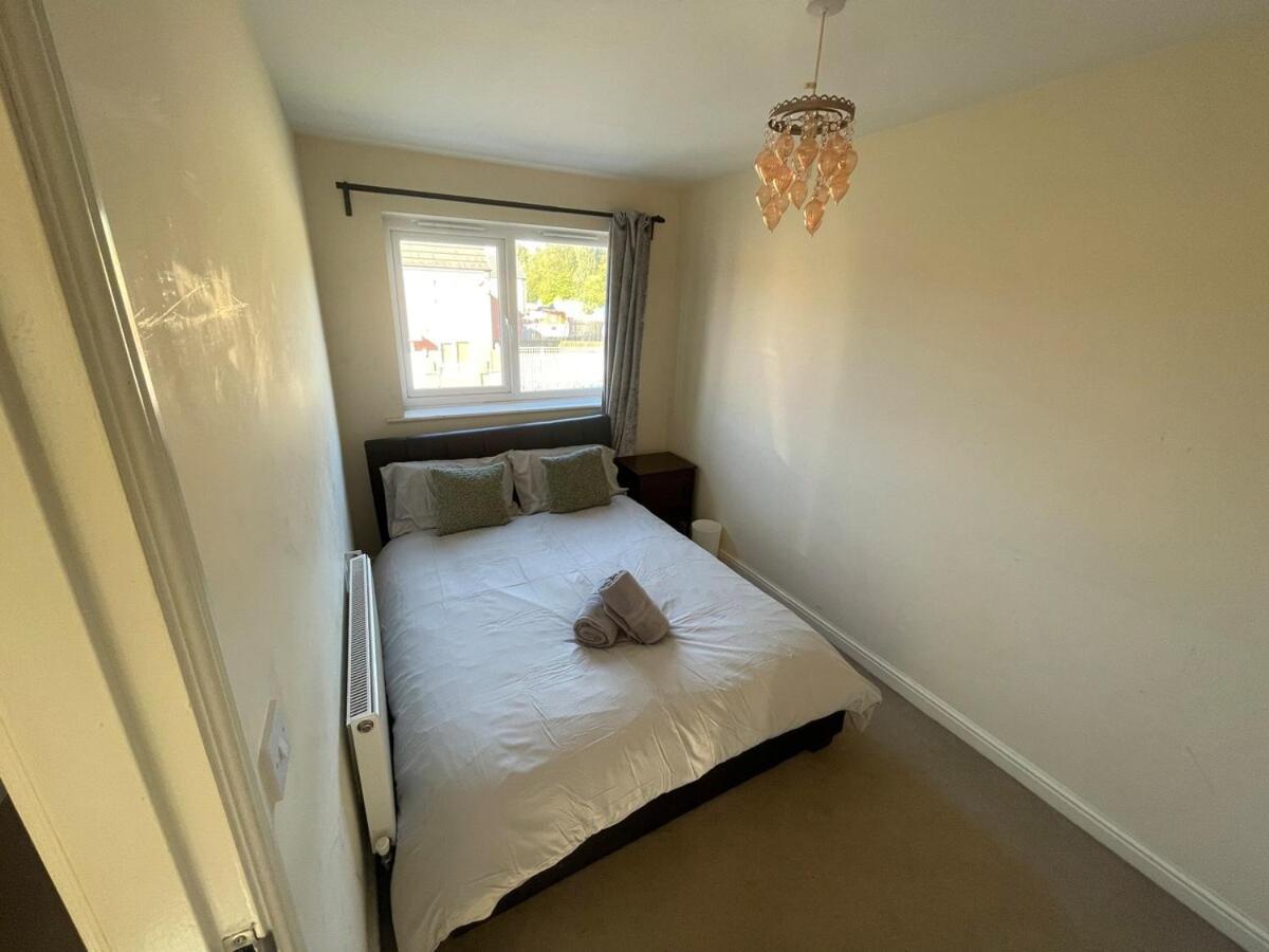 Large 3-bed House Near Etihad & Coop Live *