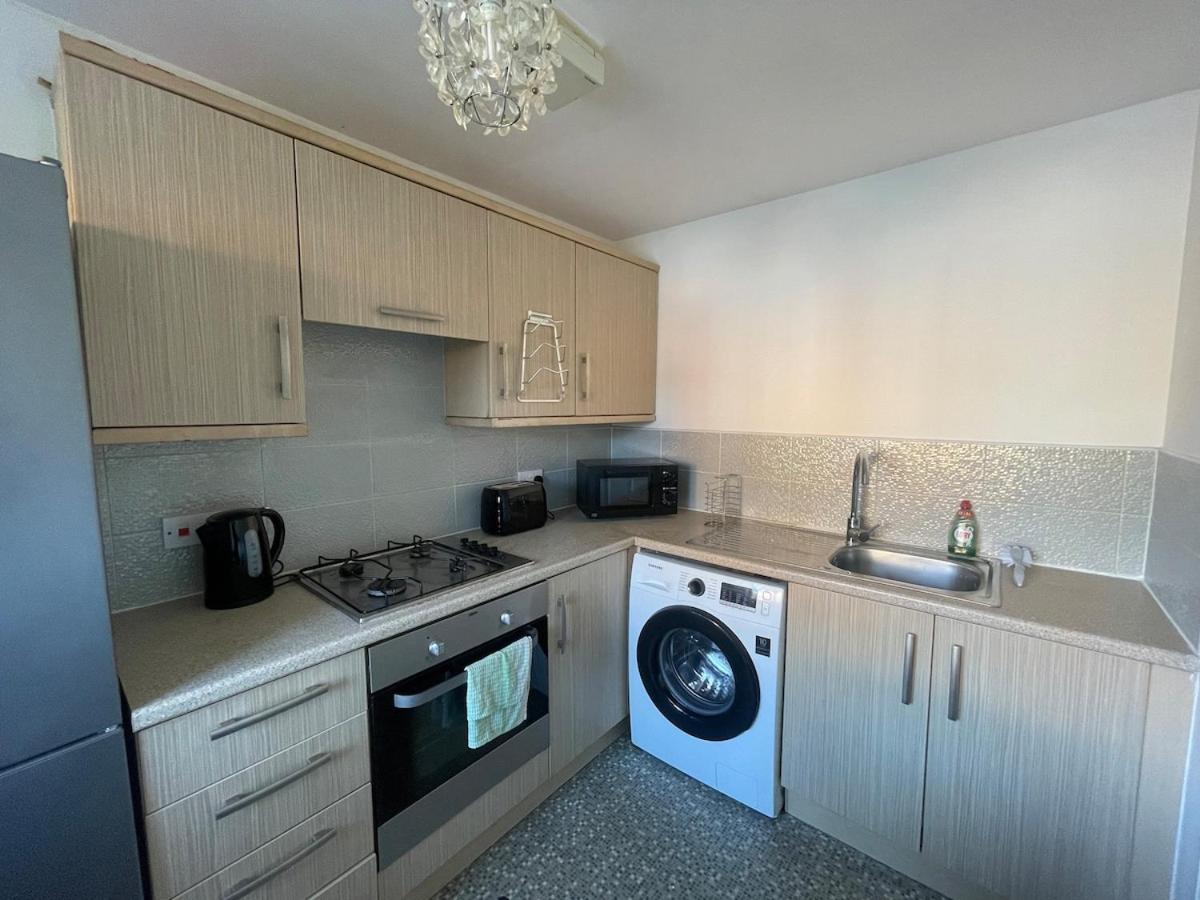 Large 3-bed House Near Etihad & Coop Live *