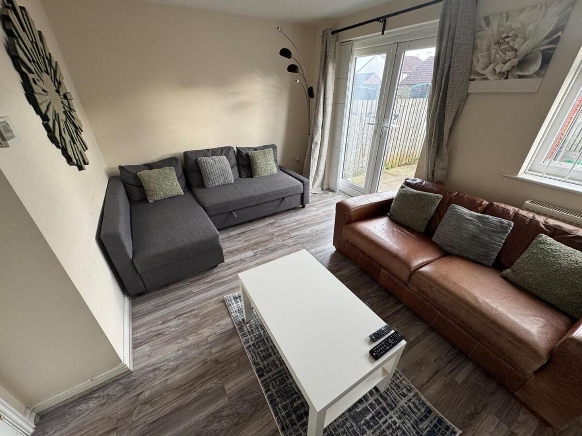 Large 3-bed House Near Etihad & Coop Live * Manchester