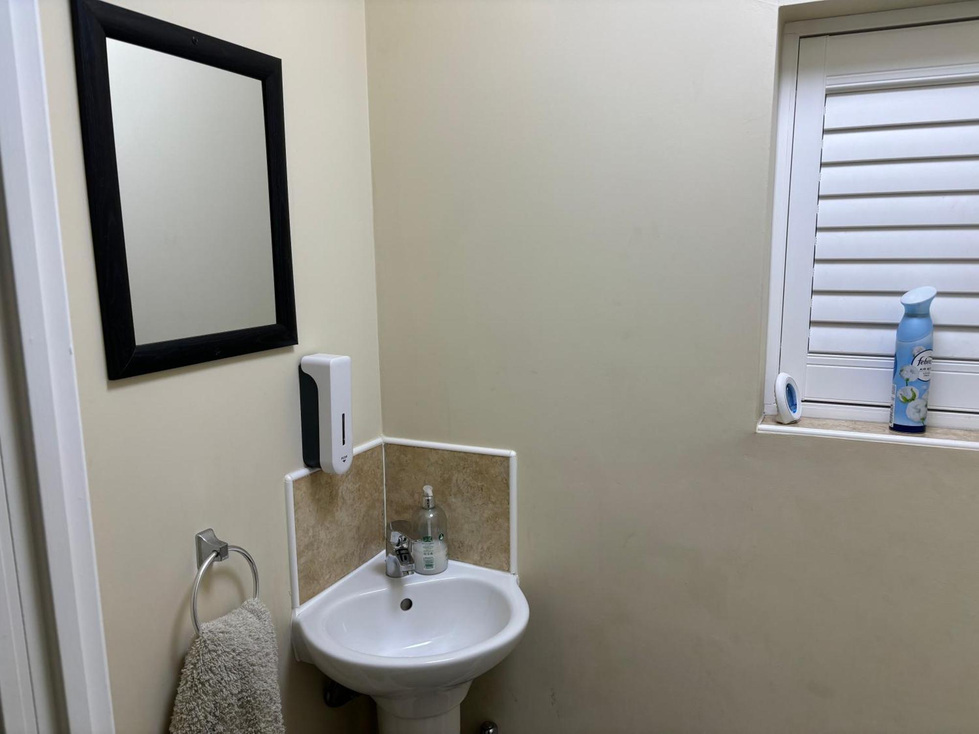 Affordable In A 4 Bedroom House Apartment
