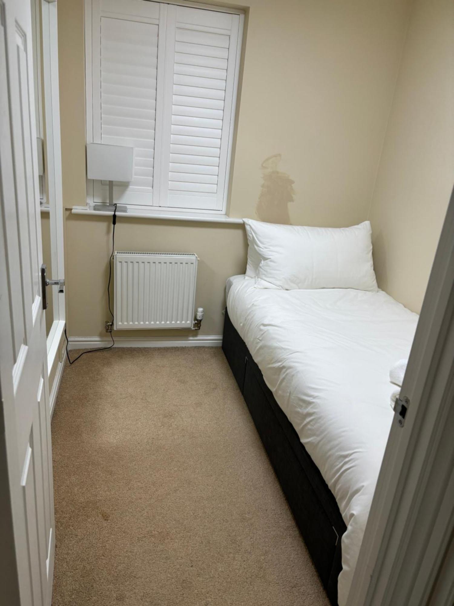 Apartment Affordable In A 4 Bedroom House