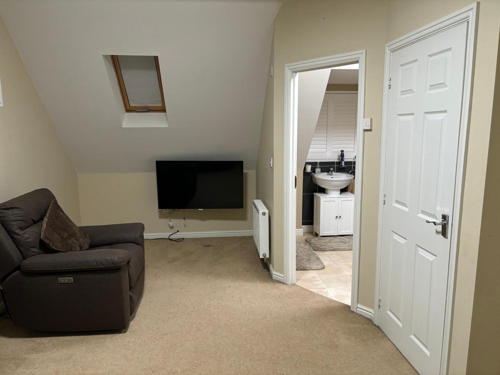 Affordable In A 4 Bedroom House Apartment
