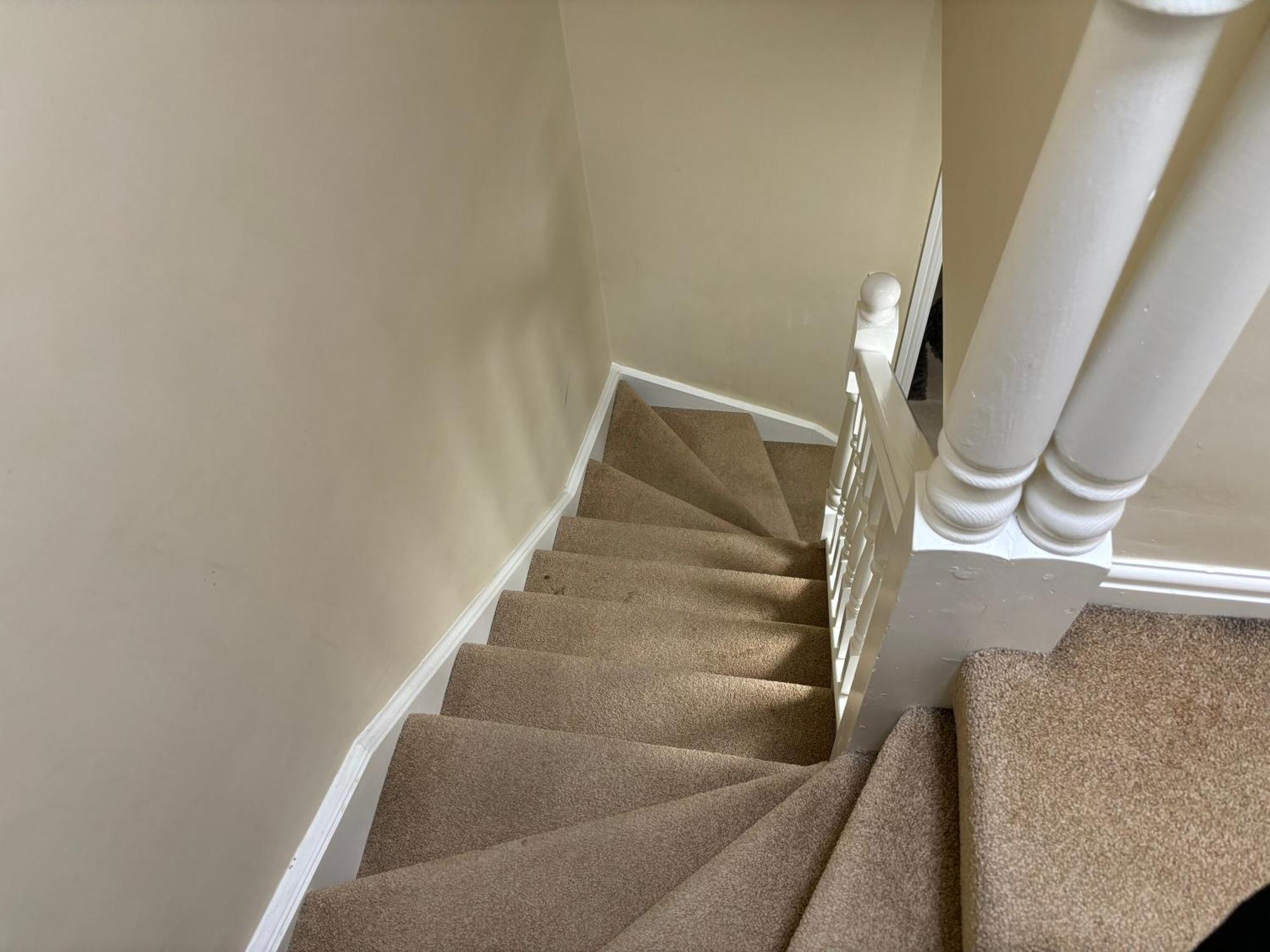 Affordable In A 4 Bedroom House Apartment *
