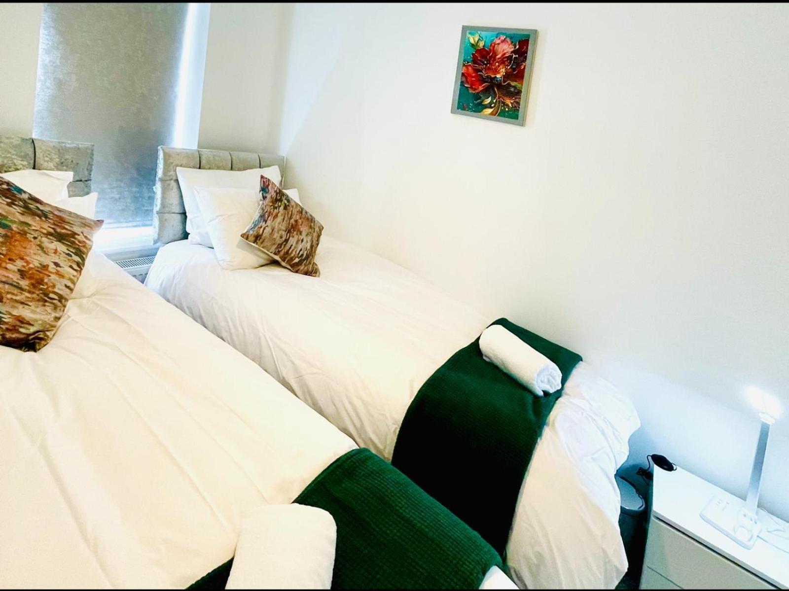 Apartment Modern 3 Bedroom Flat Near & Hulme Park Manchester