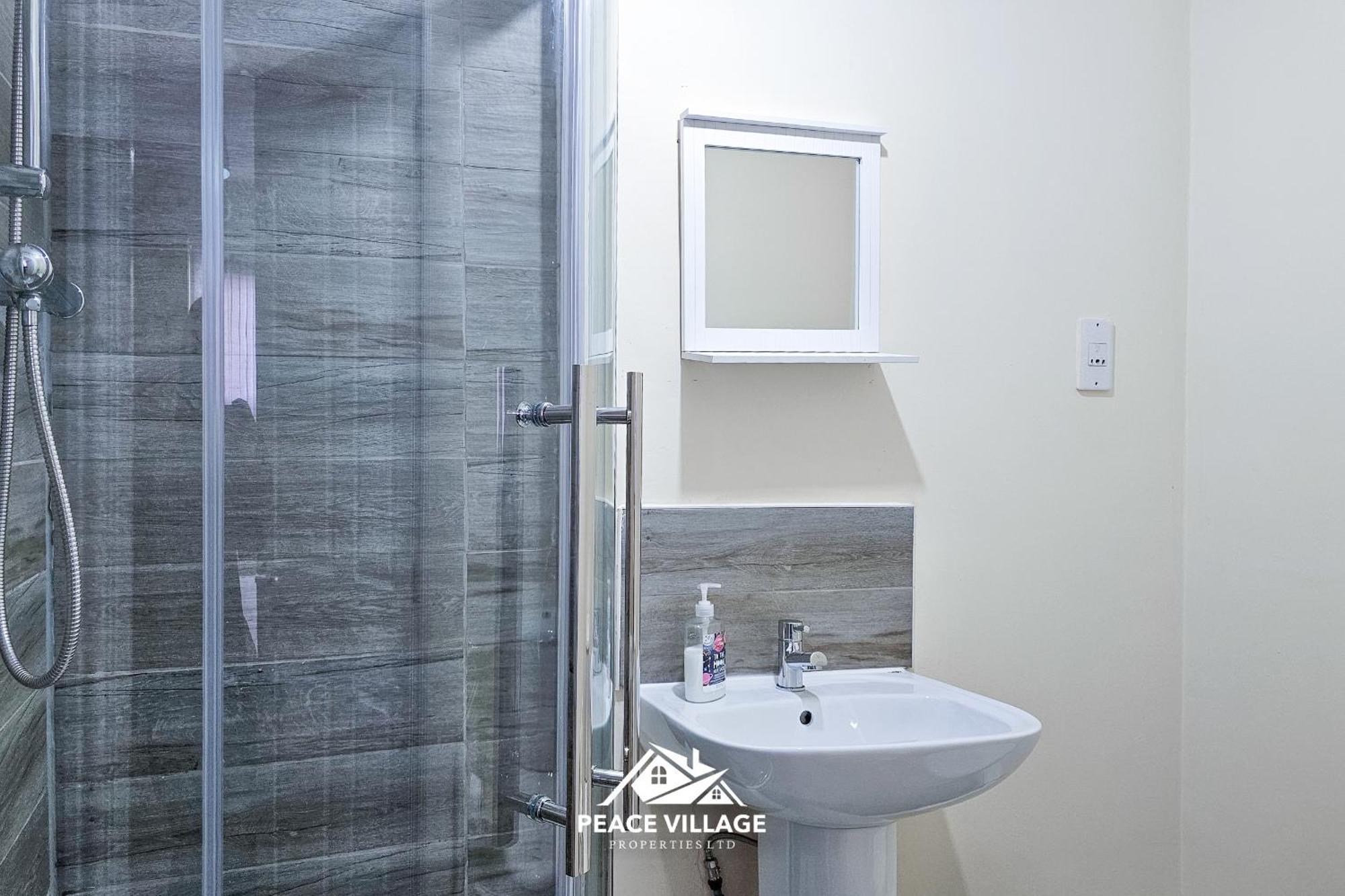 Ashton Co-Living - Private Room Self-Cater Holiday home