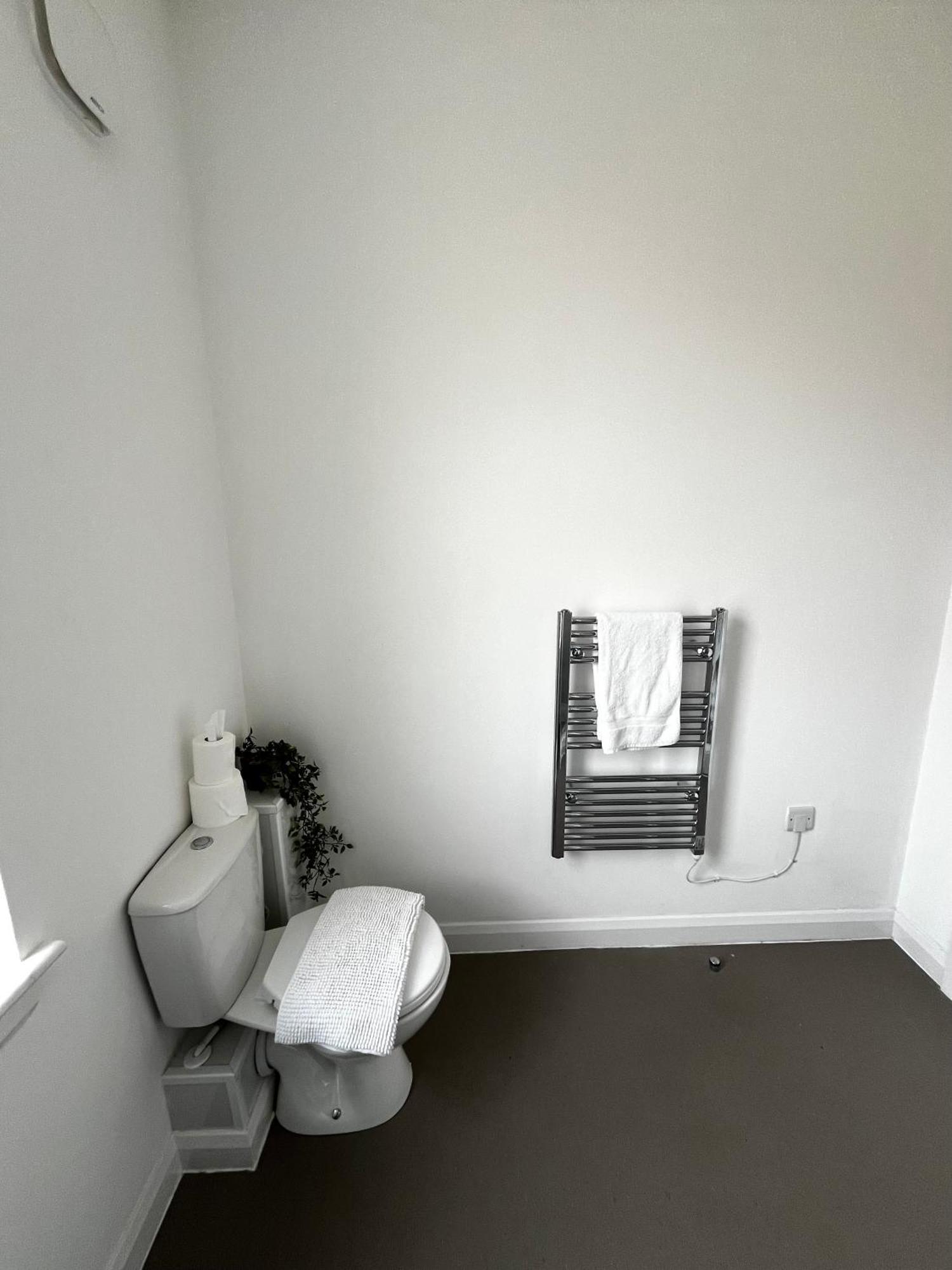 The Failsworth Collection - Stylish With Free Parking Apartment Manchester