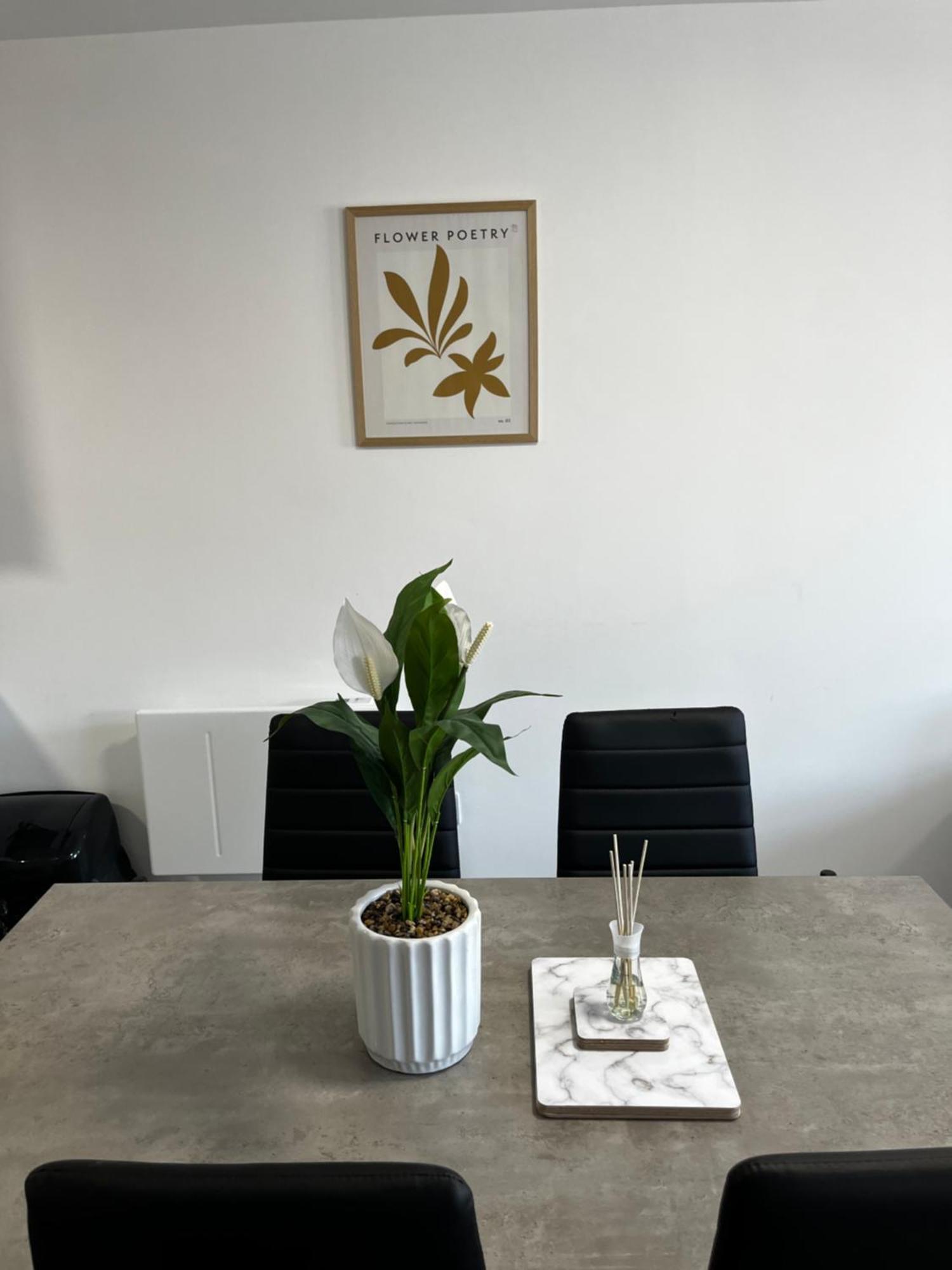 The Failsworth Collection - Stylish With Free Parking Manchester