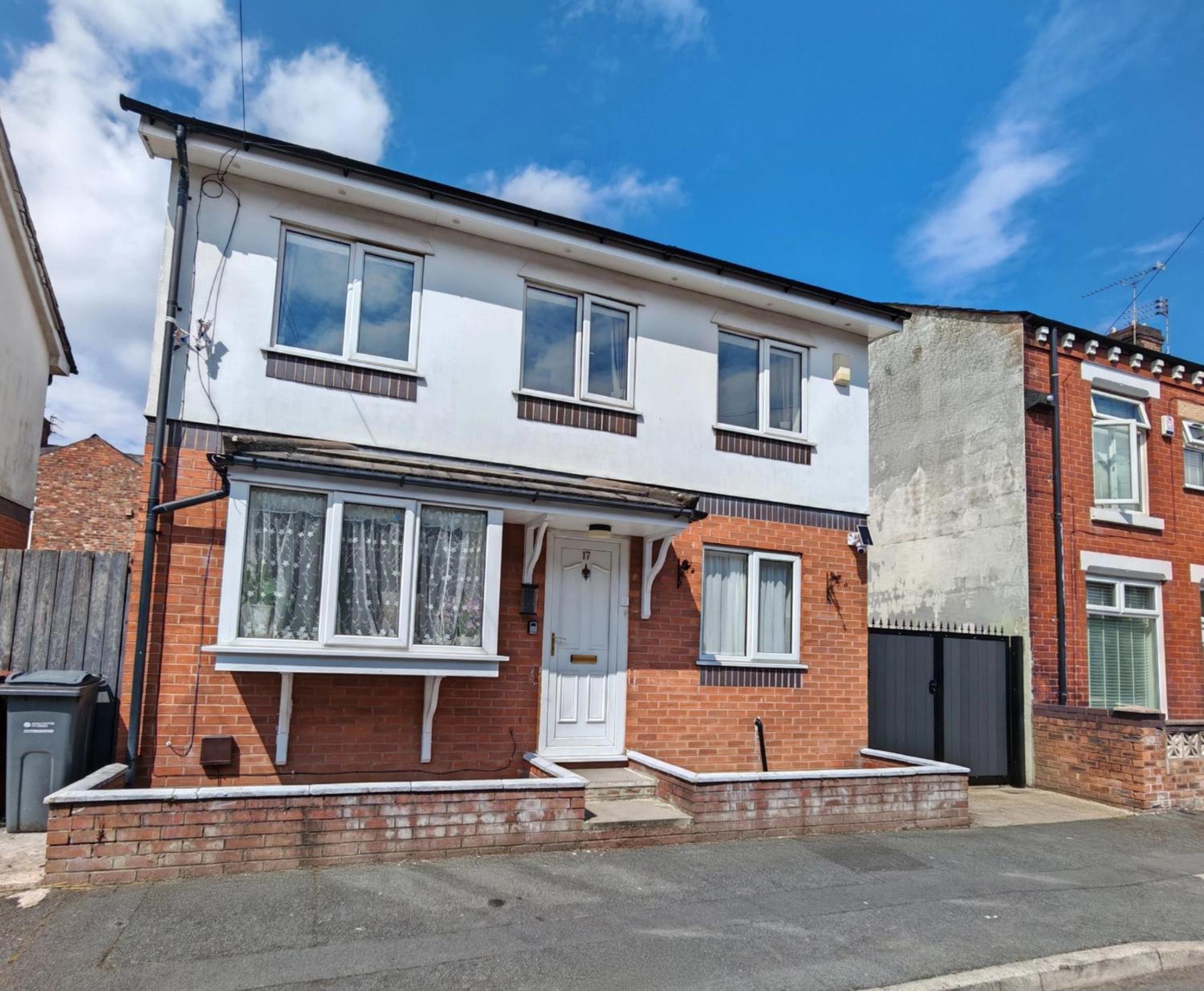 Regent House - With Free Parking 10 Minutes To Centre & Coop Live Arena Holiday home