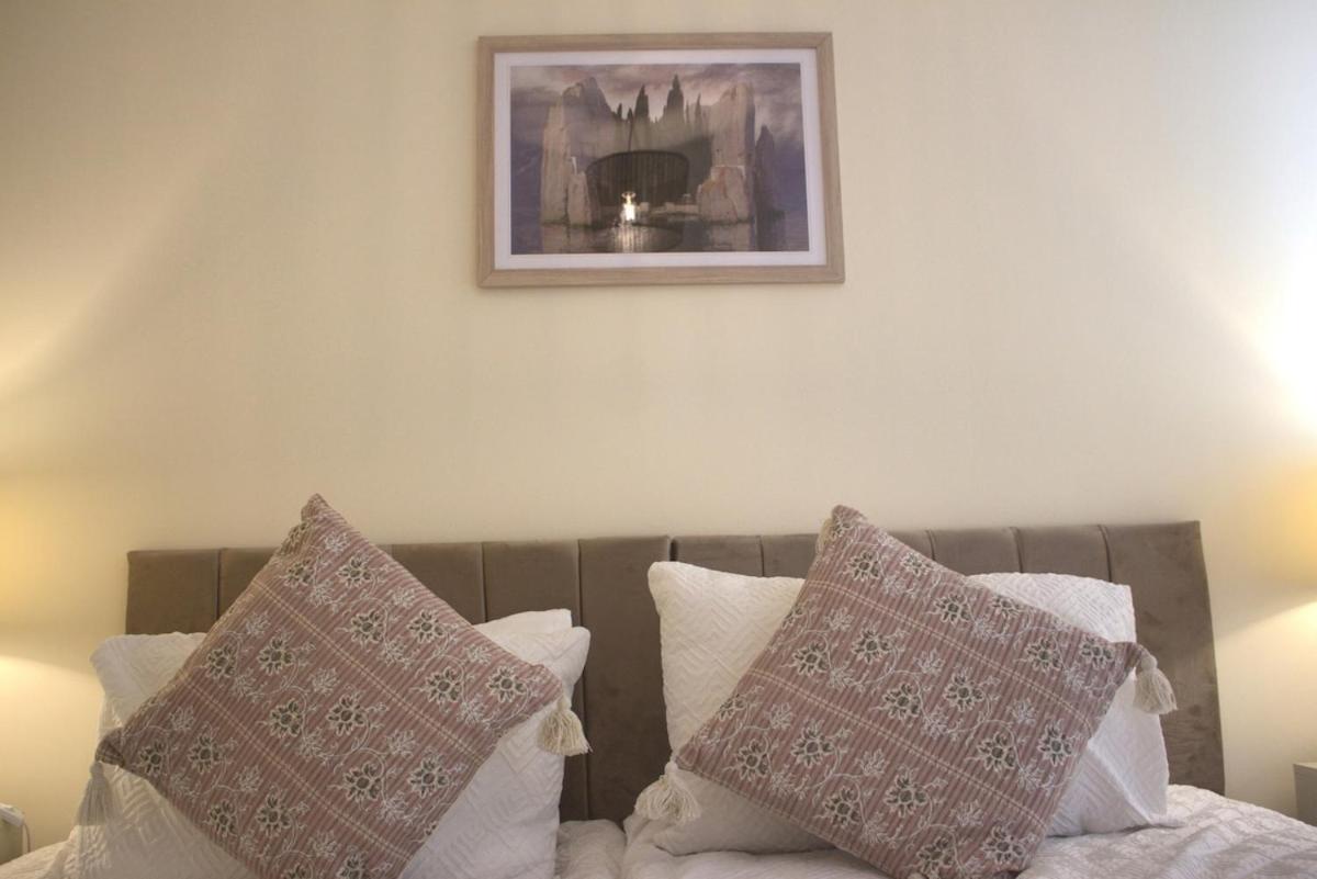 Hub - 2br With Free Parking, Near Airport & Attractions Holiday home