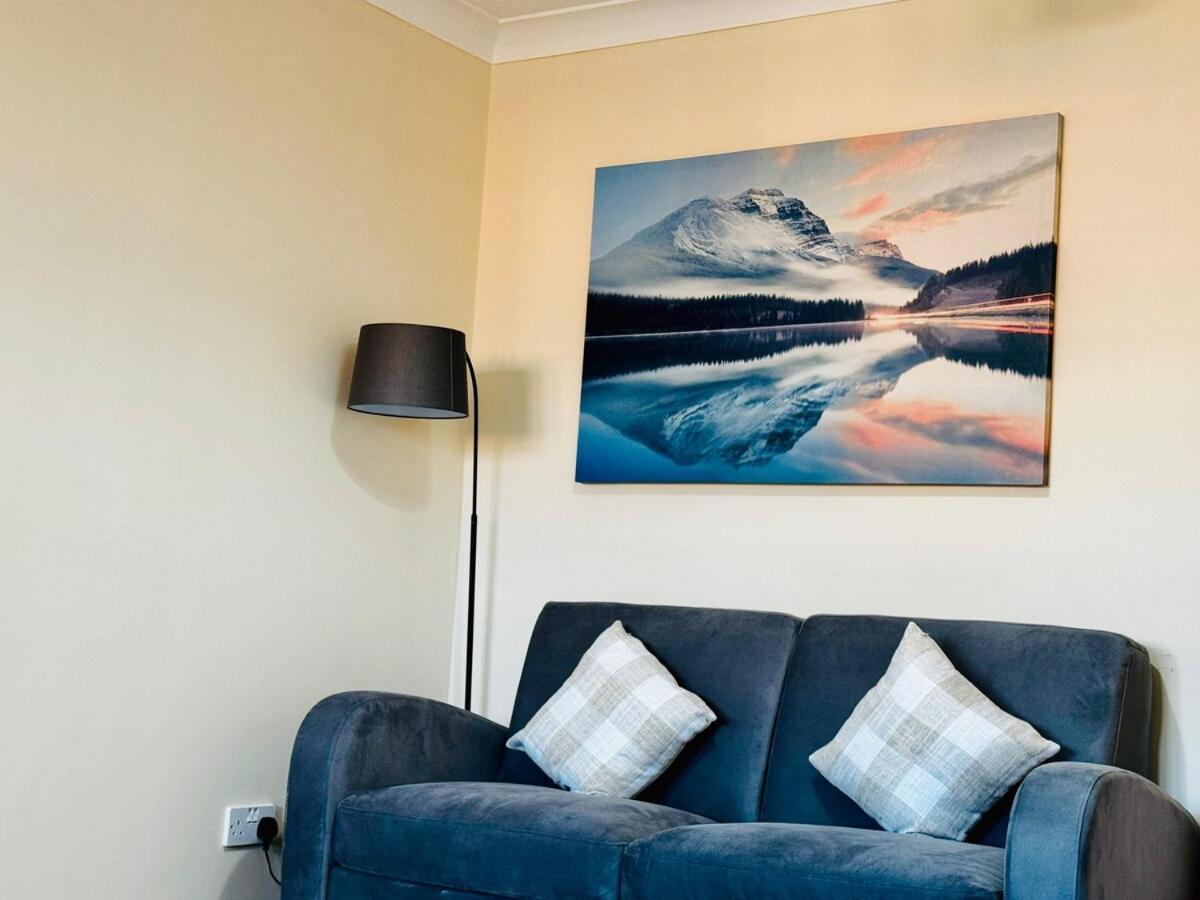 Hub - 2br With Free Parking, Near Airport & Attractions *