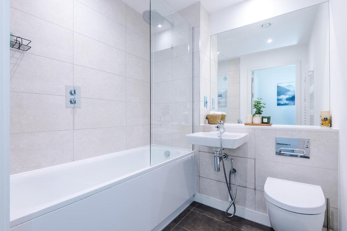 New Stylish Mcr Picadilly 2 Mins Away ! *