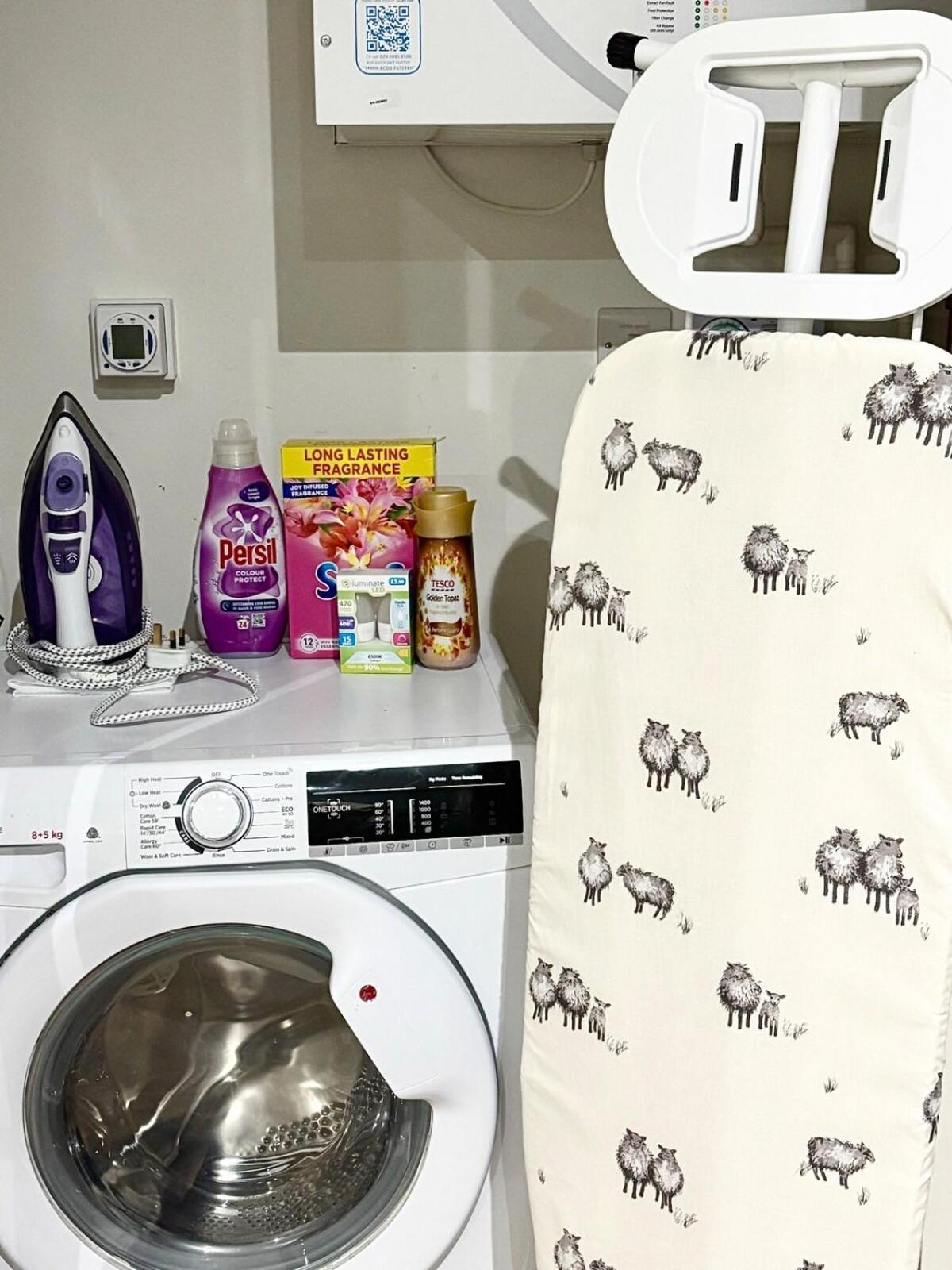 Apartment New Stylish Mcr Picadilly 2 Mins Away !