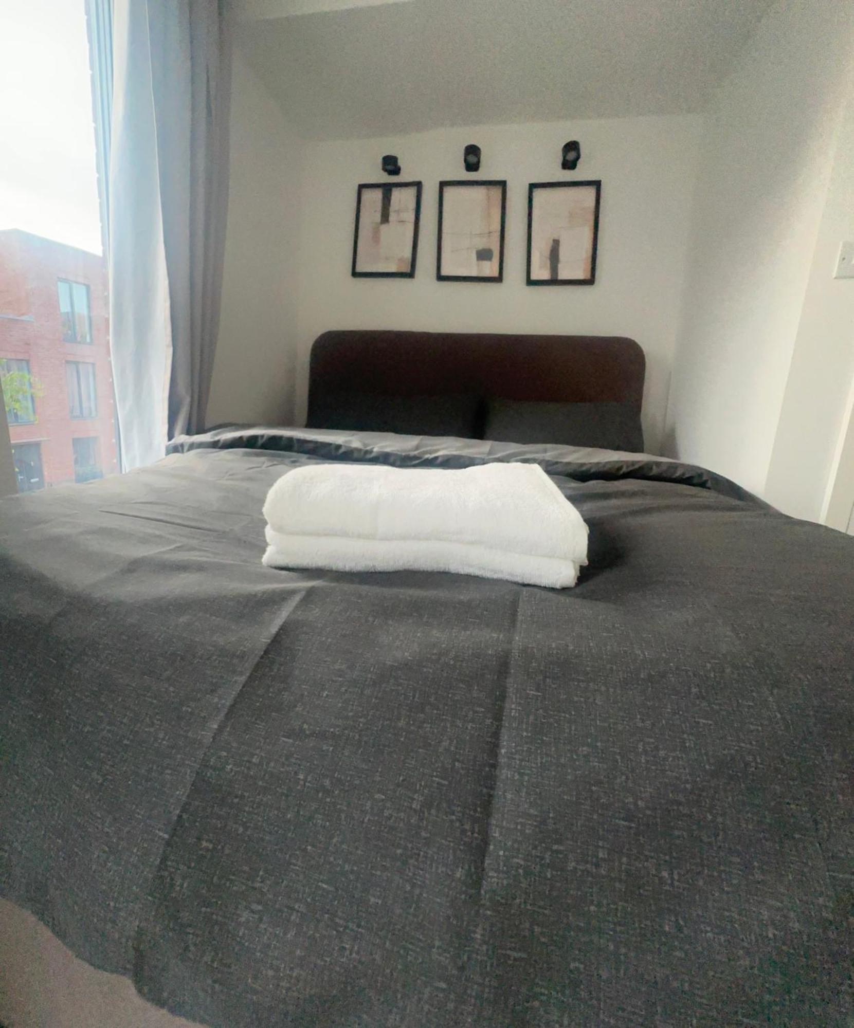 Cosy Salford, - 90secs To Bus Stop & Convenience Store Manchester