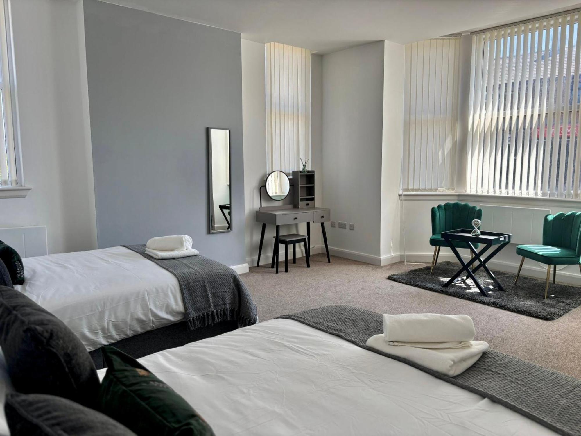 Apartment The Failsworth Collection - Stylish With Free Parking