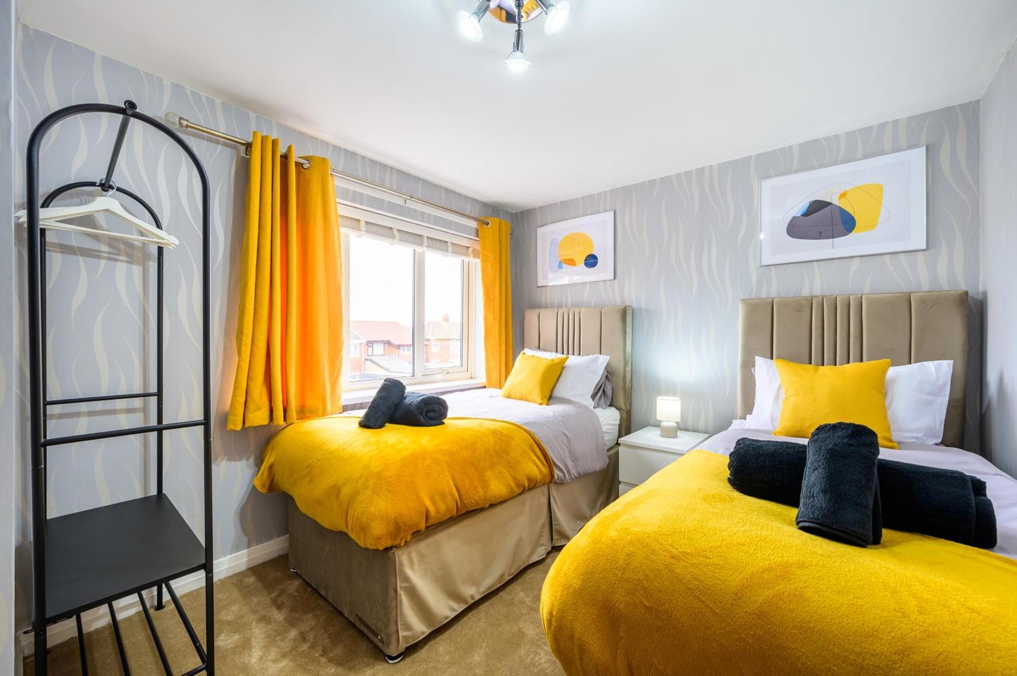 Droylsden Eden - Next To Tram - Free Parking Near Coop- Live & Etihad Stadium