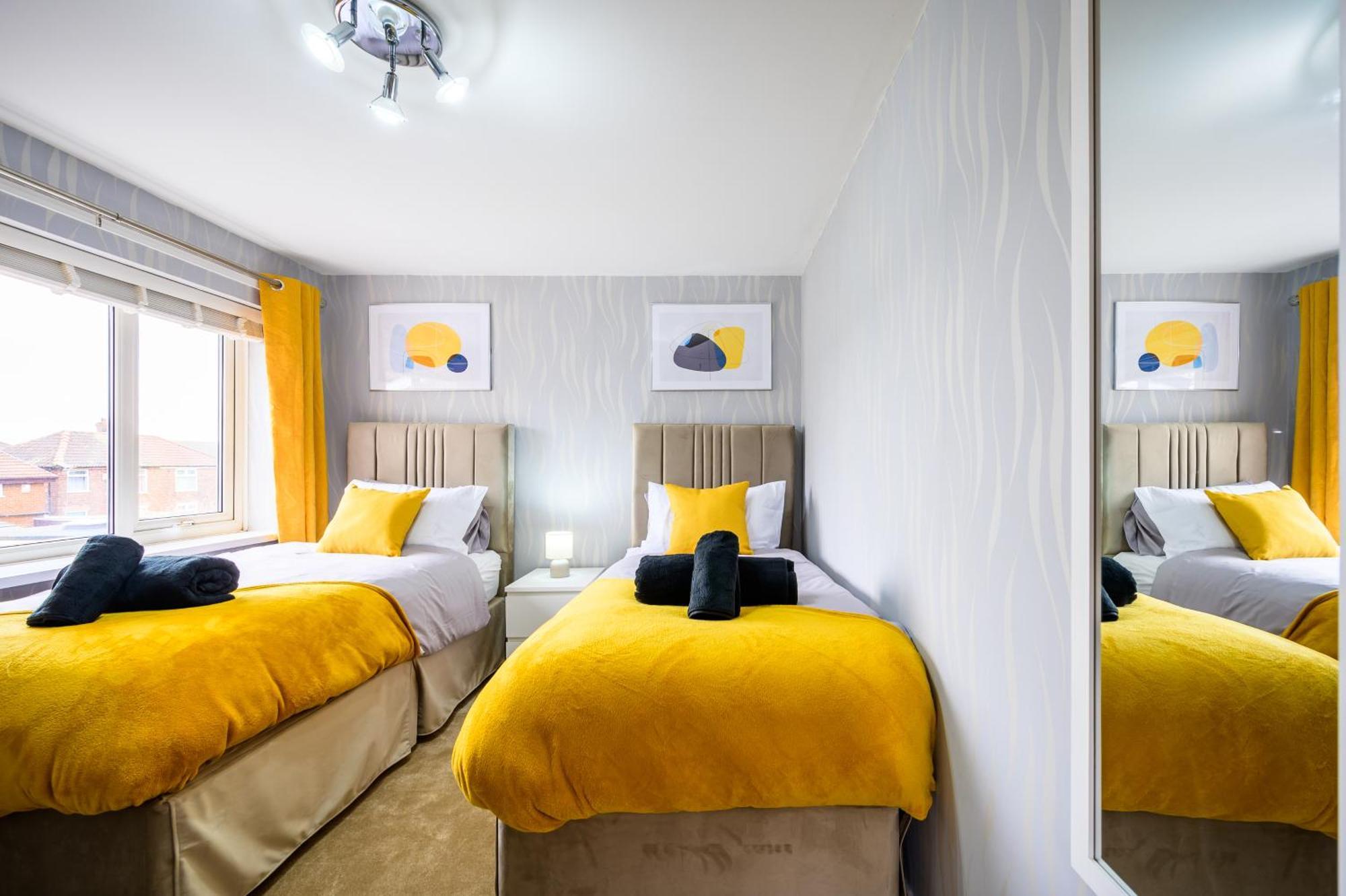 Droylsden Eden - Next To Tram - Free Parking Near Coop- Live & Etihad Stadium Holiday home *