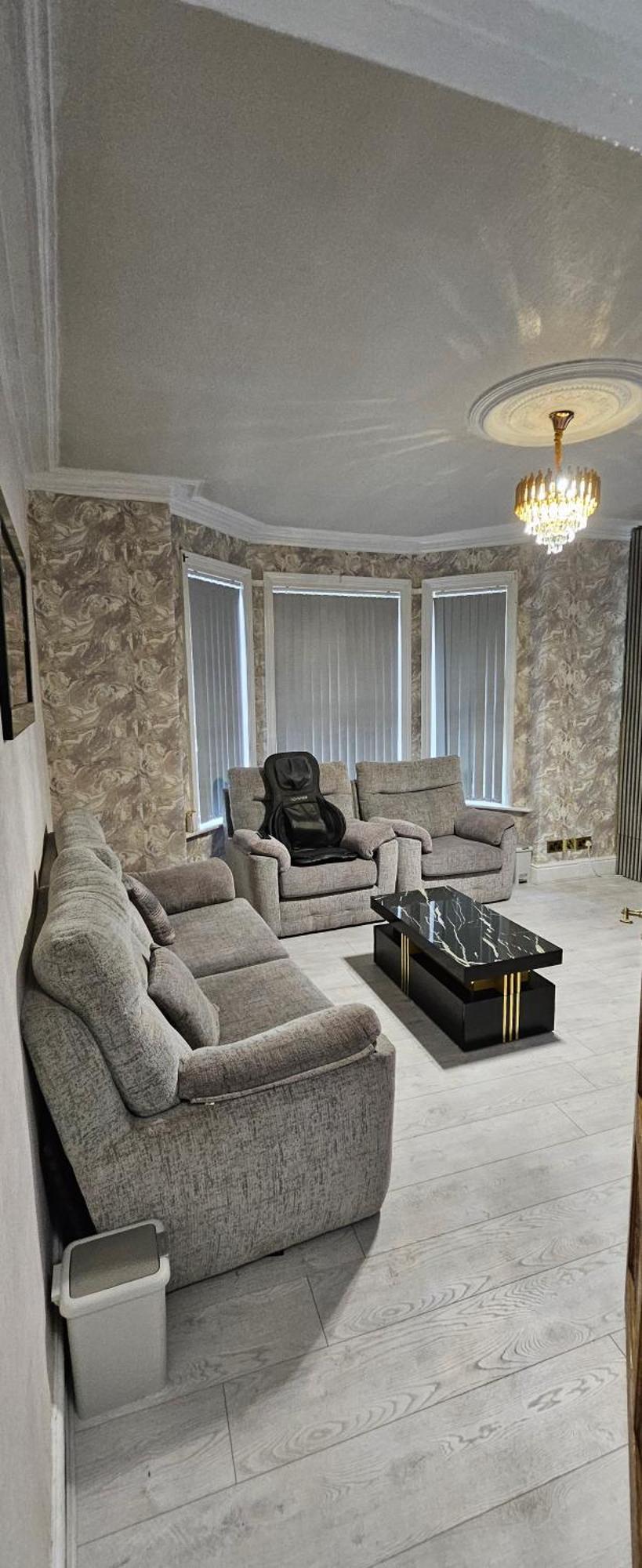 Modern Three Bed House Near Manchester City Centre Holiday home