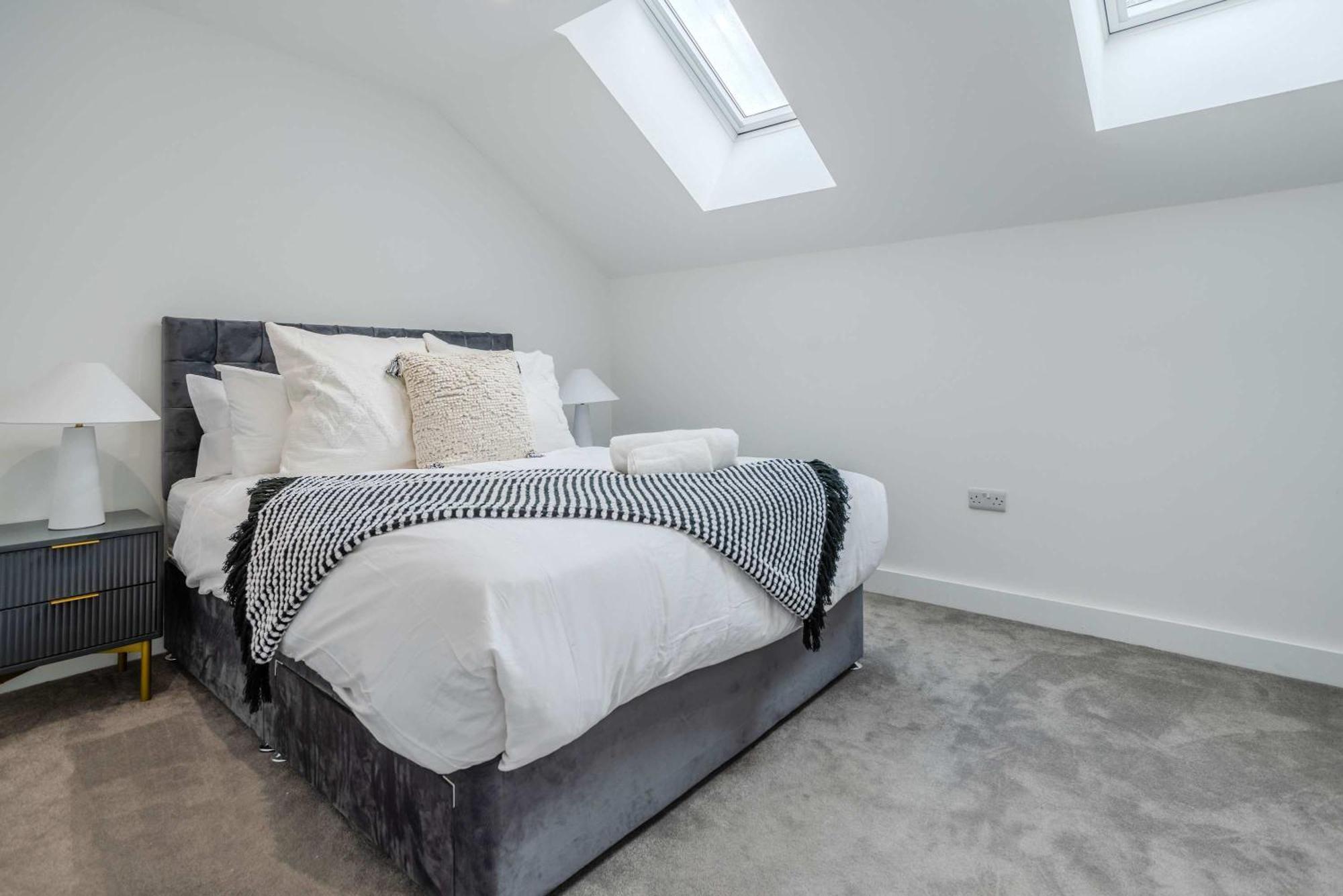 The Hidden - 4br Townhome Roof Manchester