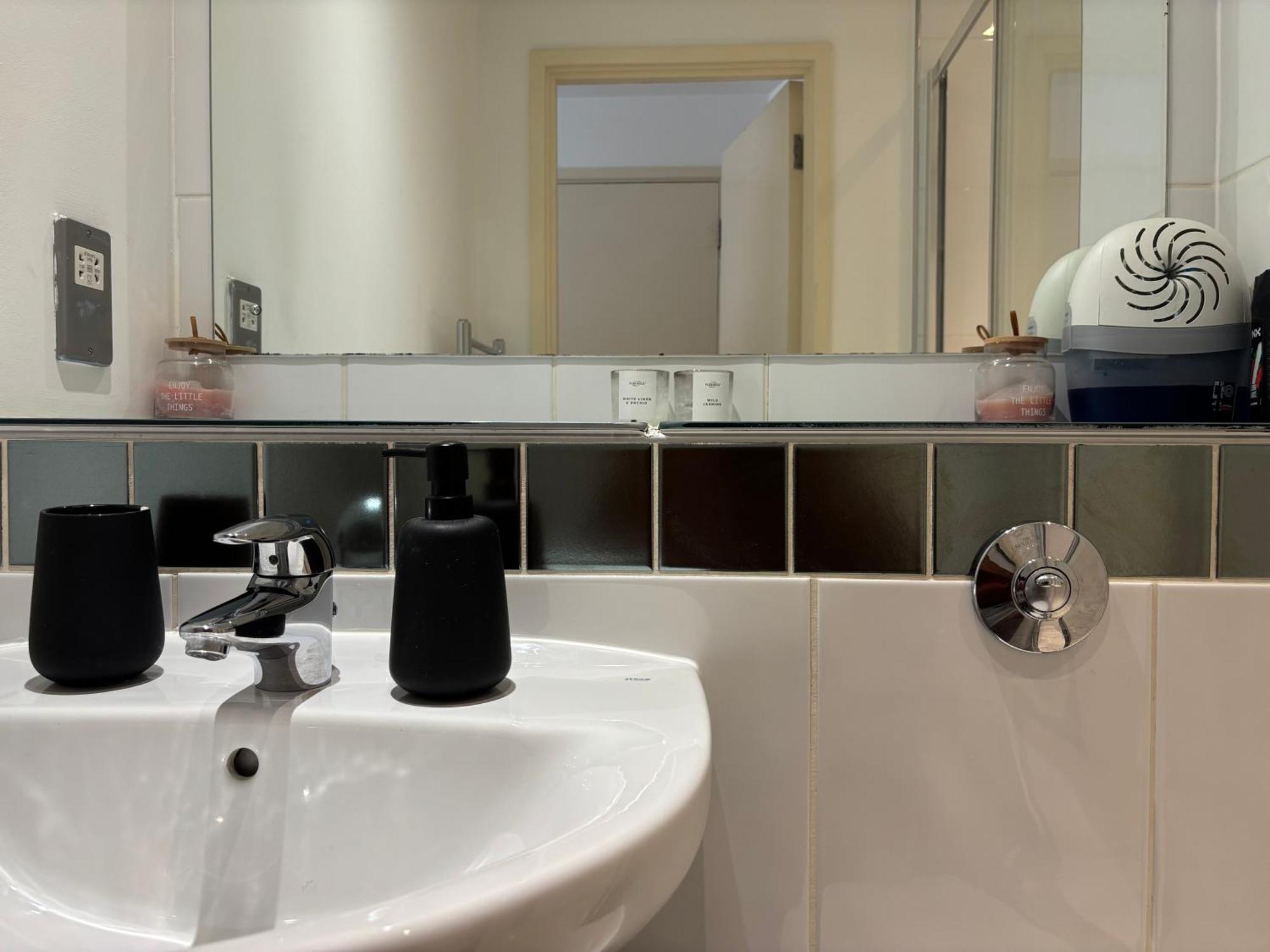 Lux 2bed Centre And Ao Arena Free Parking Modern *