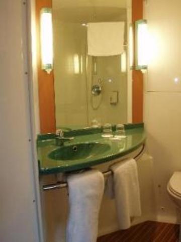 Ibis Centre Princess Street 3*