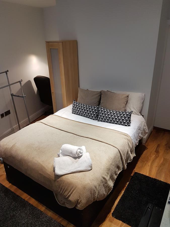 Piccadilly Garden Apartment *