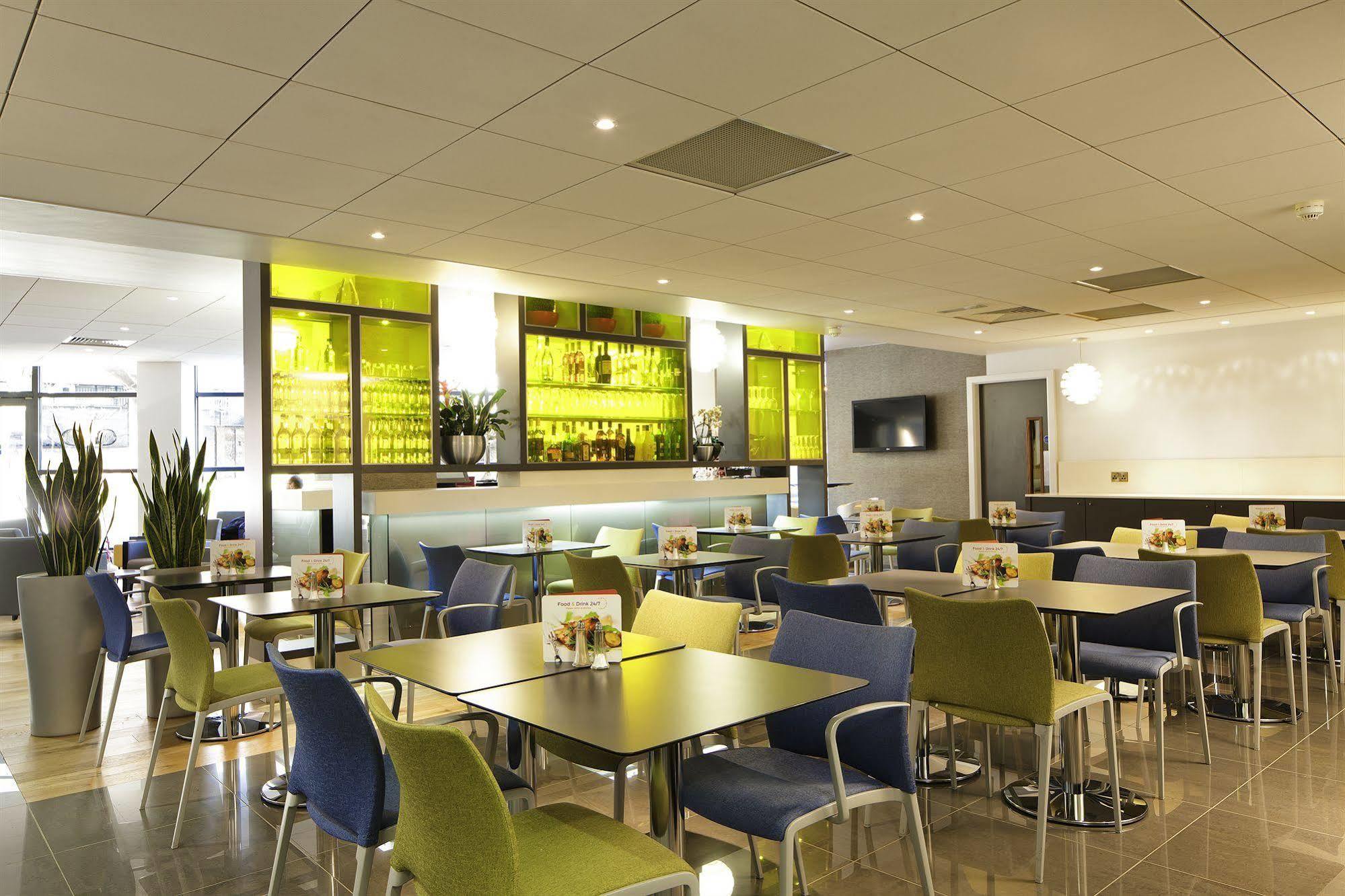 Ibis Centre Princess Street Hotel 3*