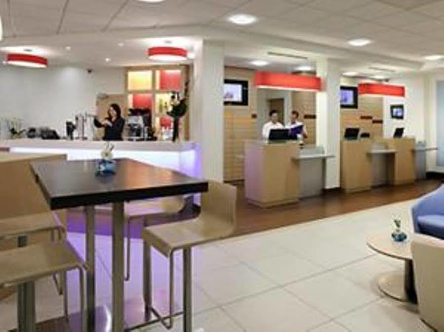Ibis Centre 96 Portland Street 3*